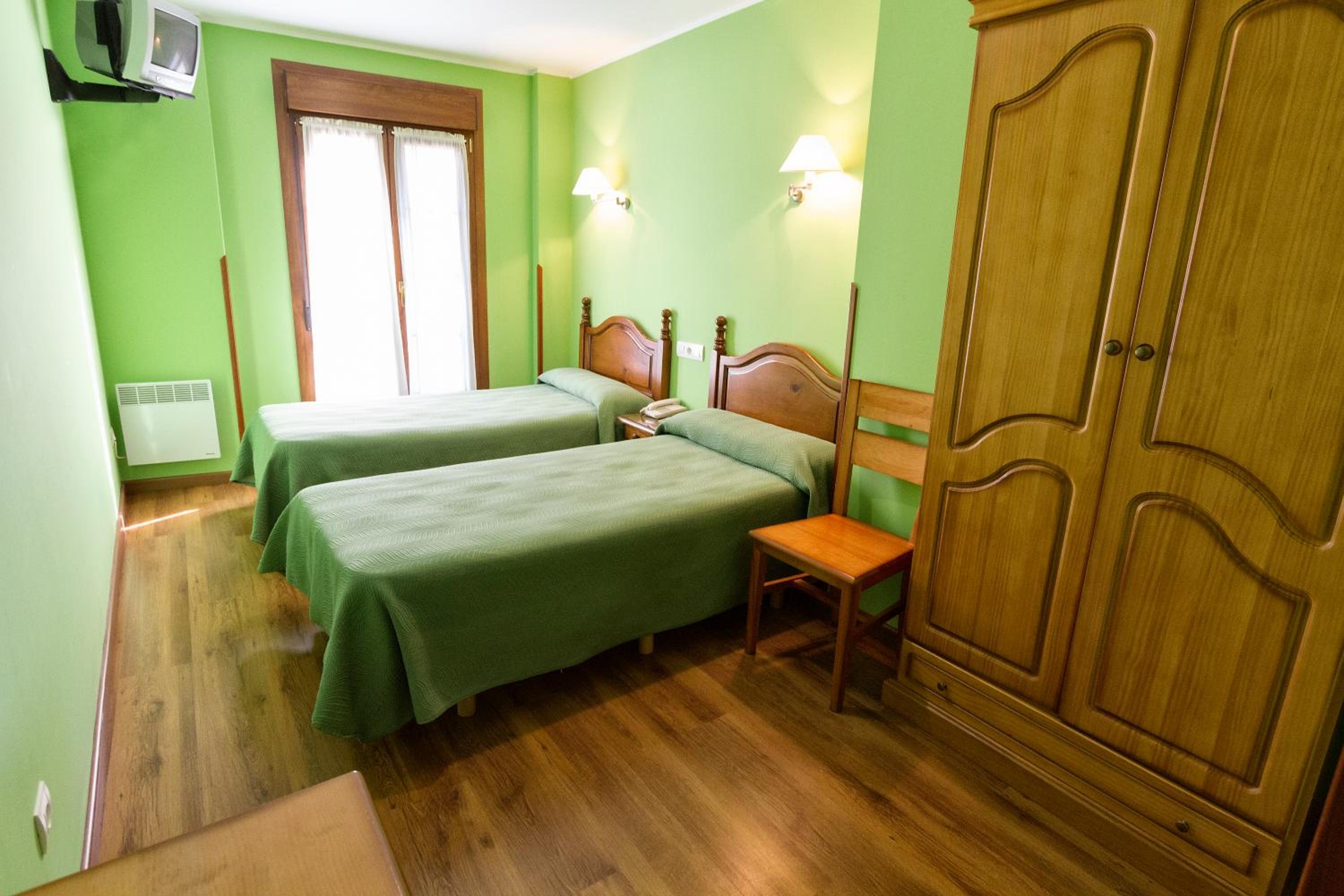 Double or Twin Room - Photo 24