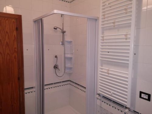 Three-Bedroom House photo 3