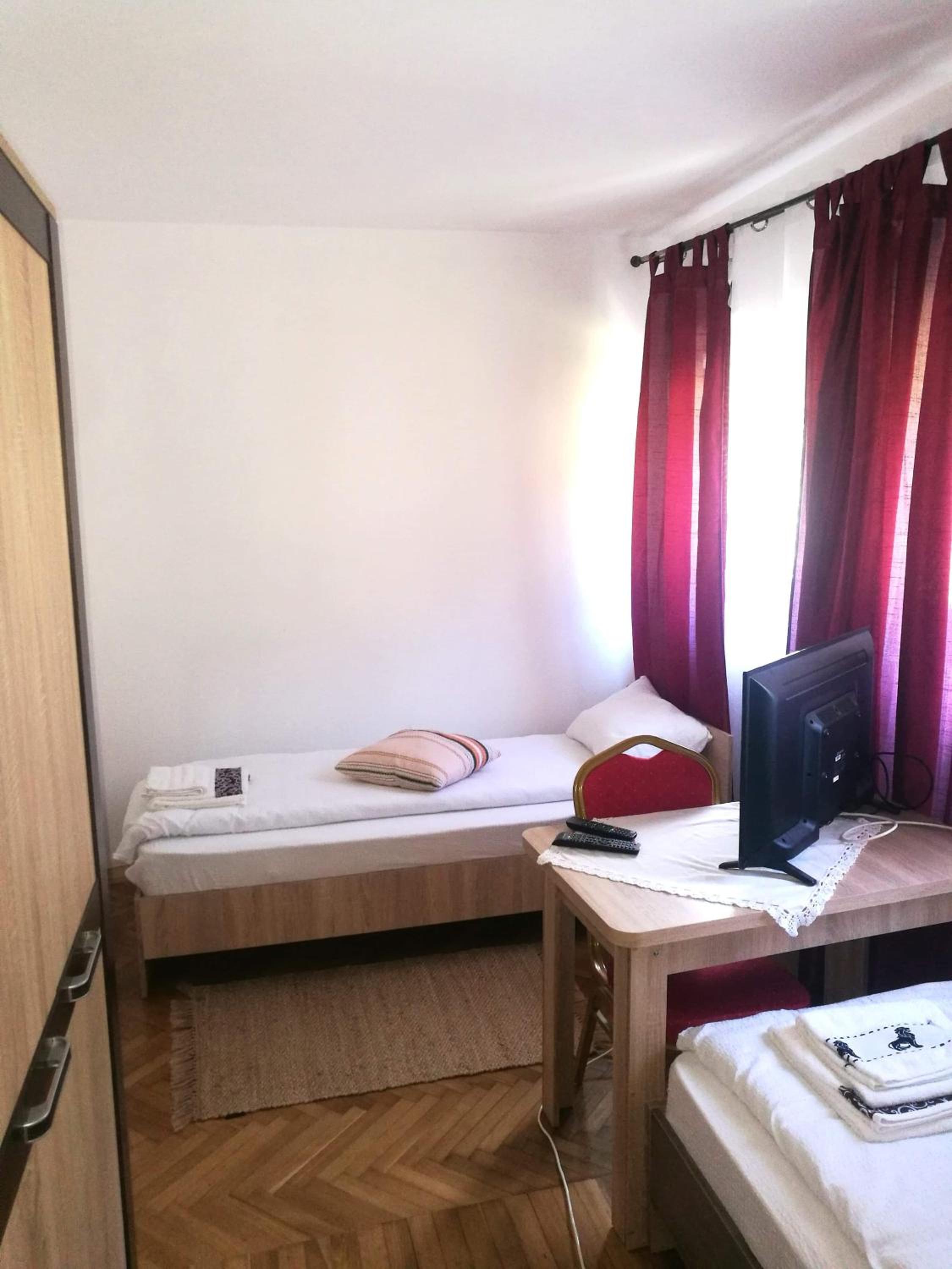 Standard Twin Room with Mountain View - Photo 6