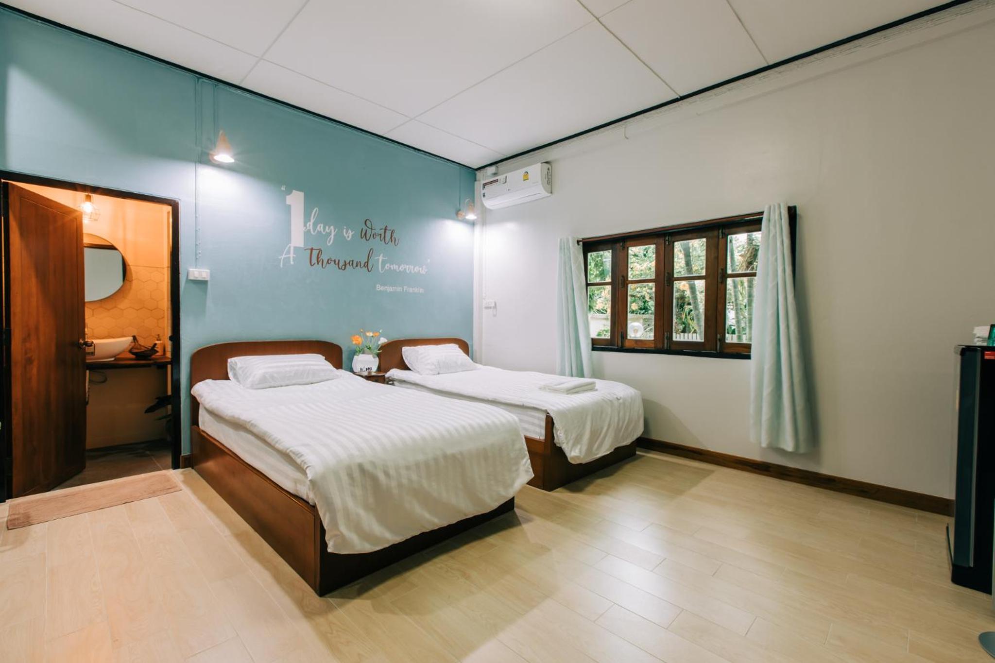 Standard Twin Room with Garden View - Photo 3