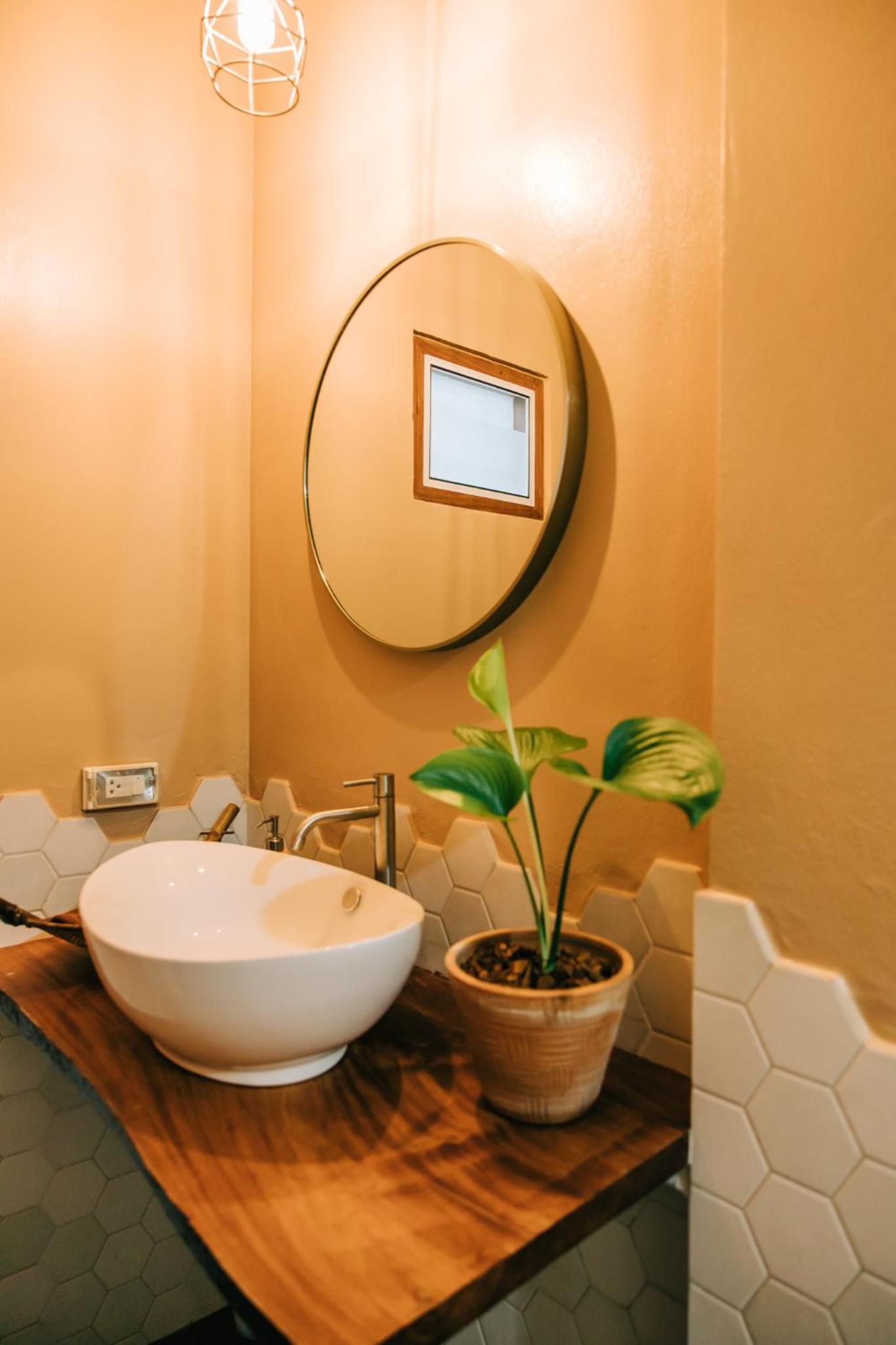 Deluxe Double Room with Shower - Photo 18