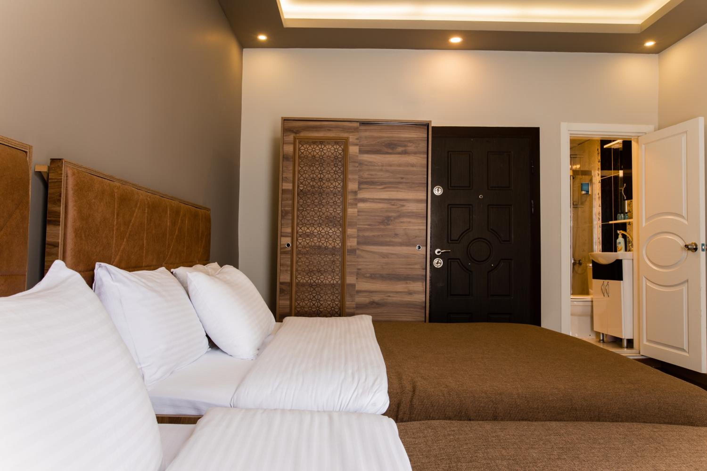 Standard Triple Room photo 3