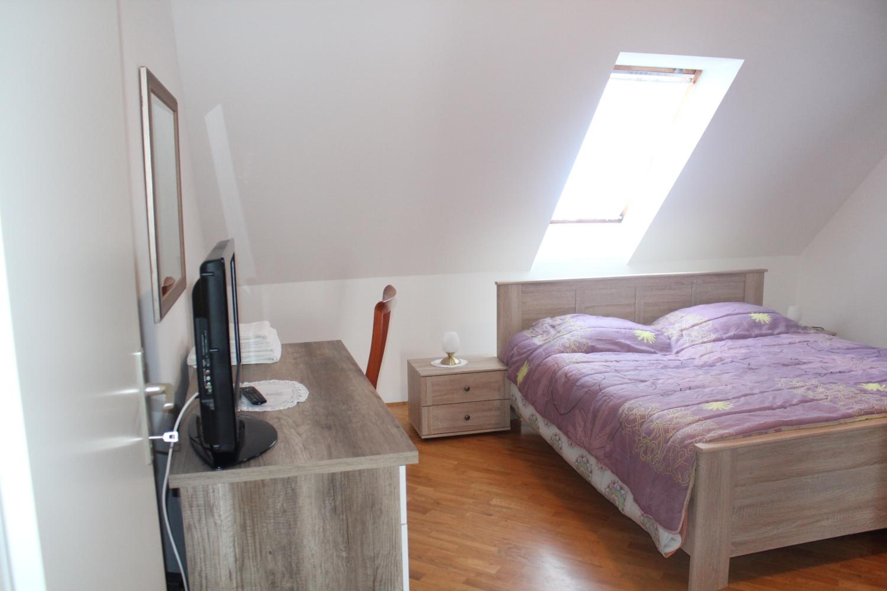 Economy Double Or Twin Room photo 2