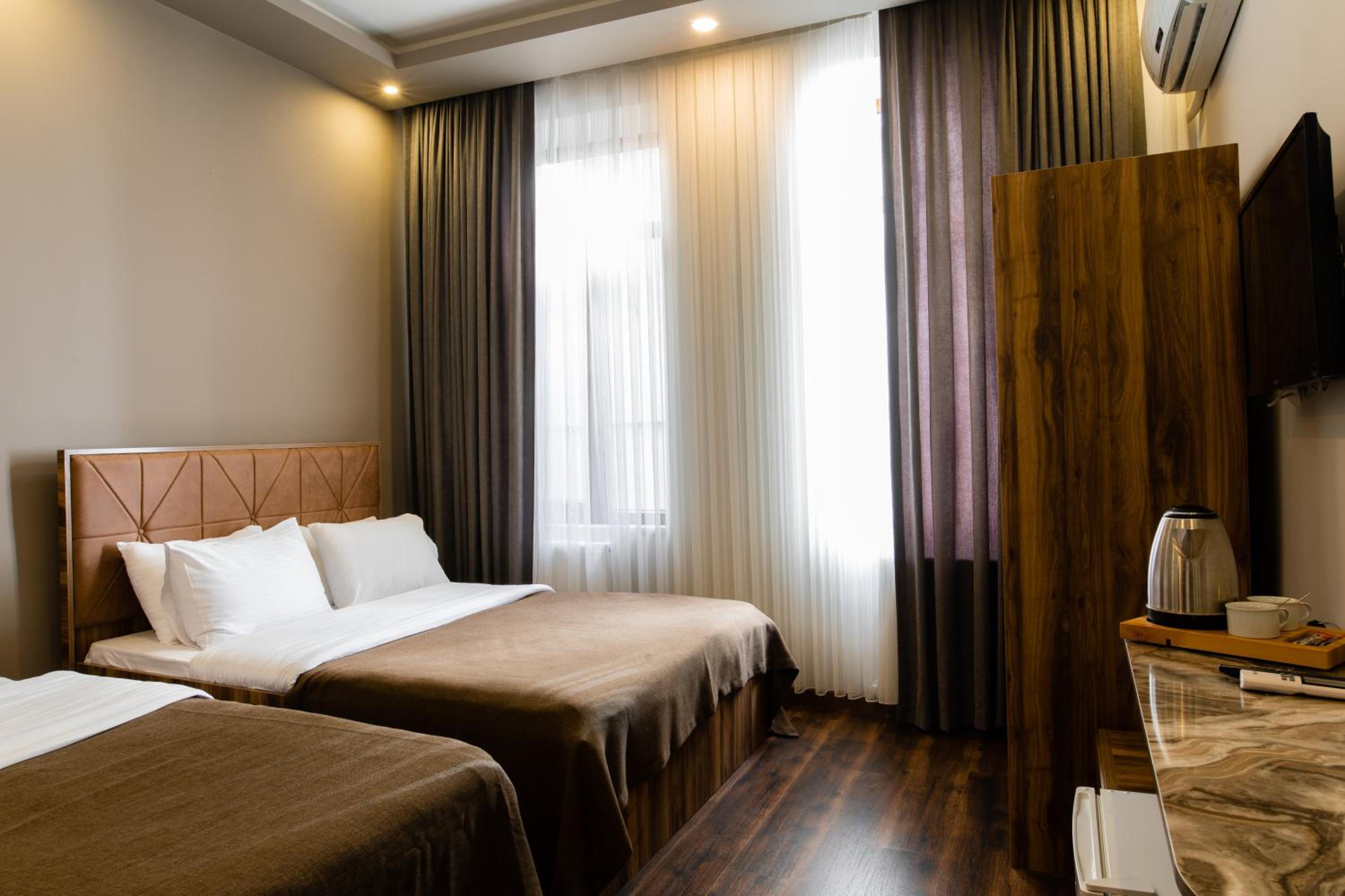 Deluxe Triple Room photo 3