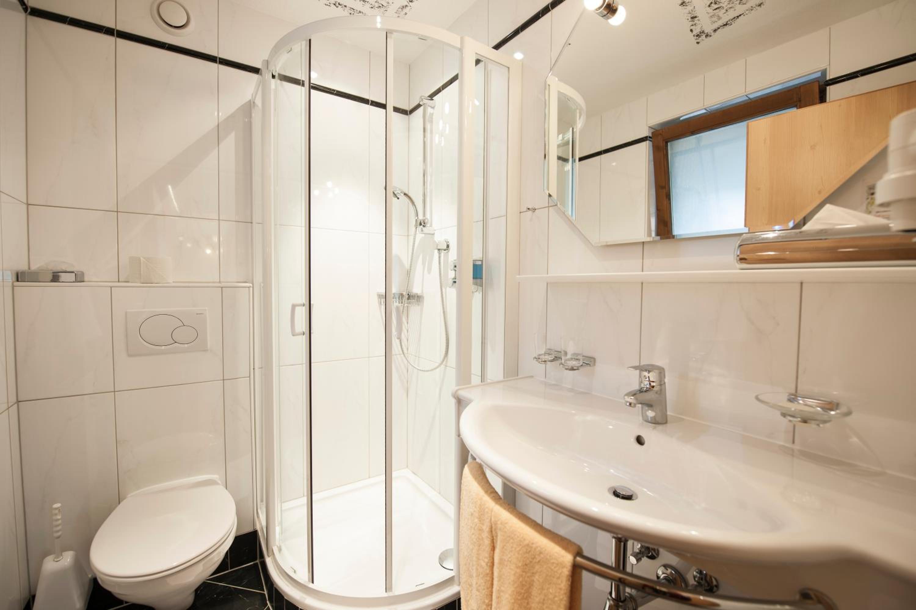 Double Room - Photo 9