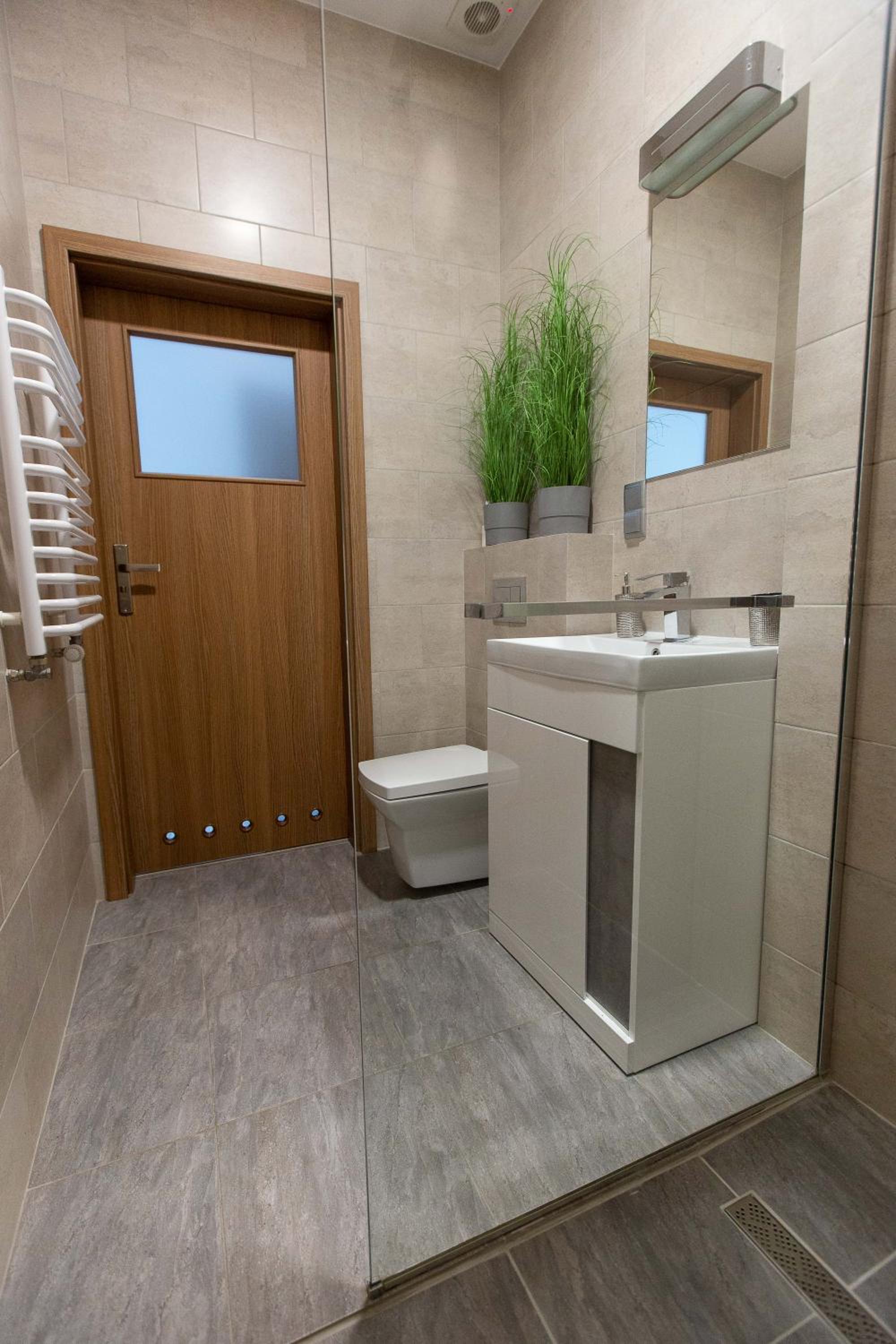 Quadruple Room with Private Bathroom - Photo 4