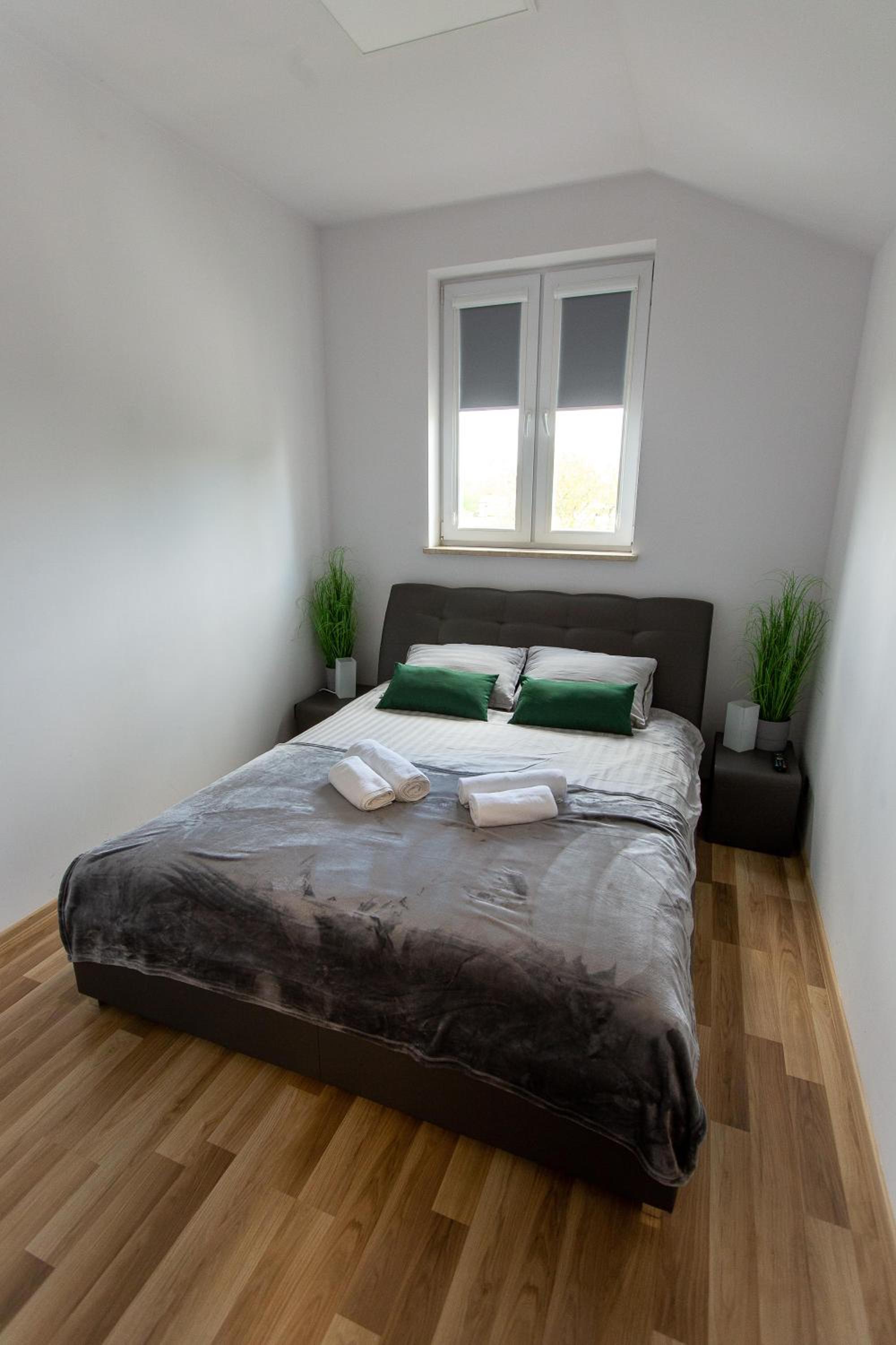 Deluxe Family Suite - Photo 5