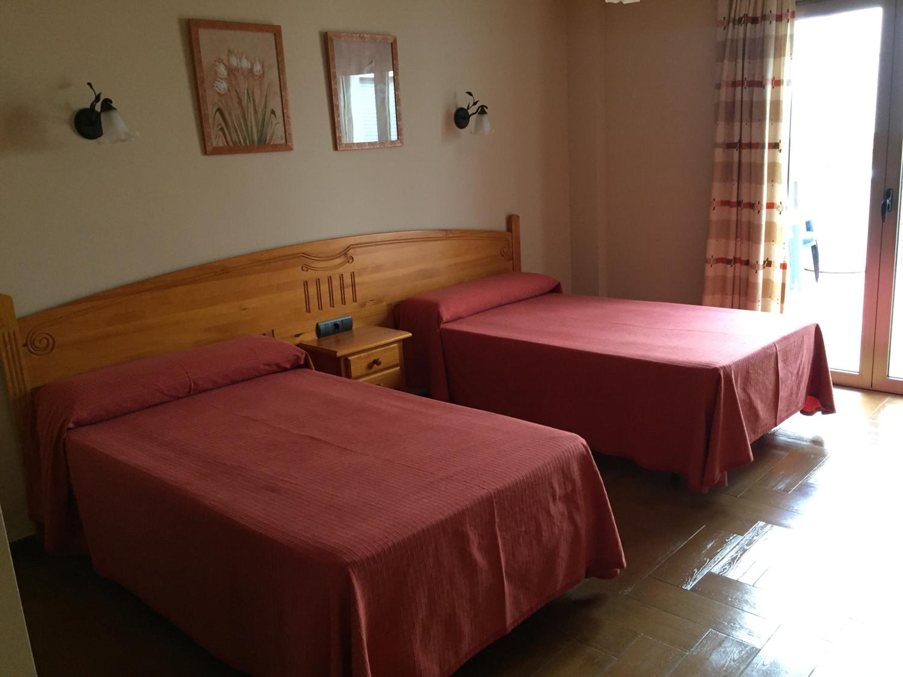Double or Twin Room - Photo 7