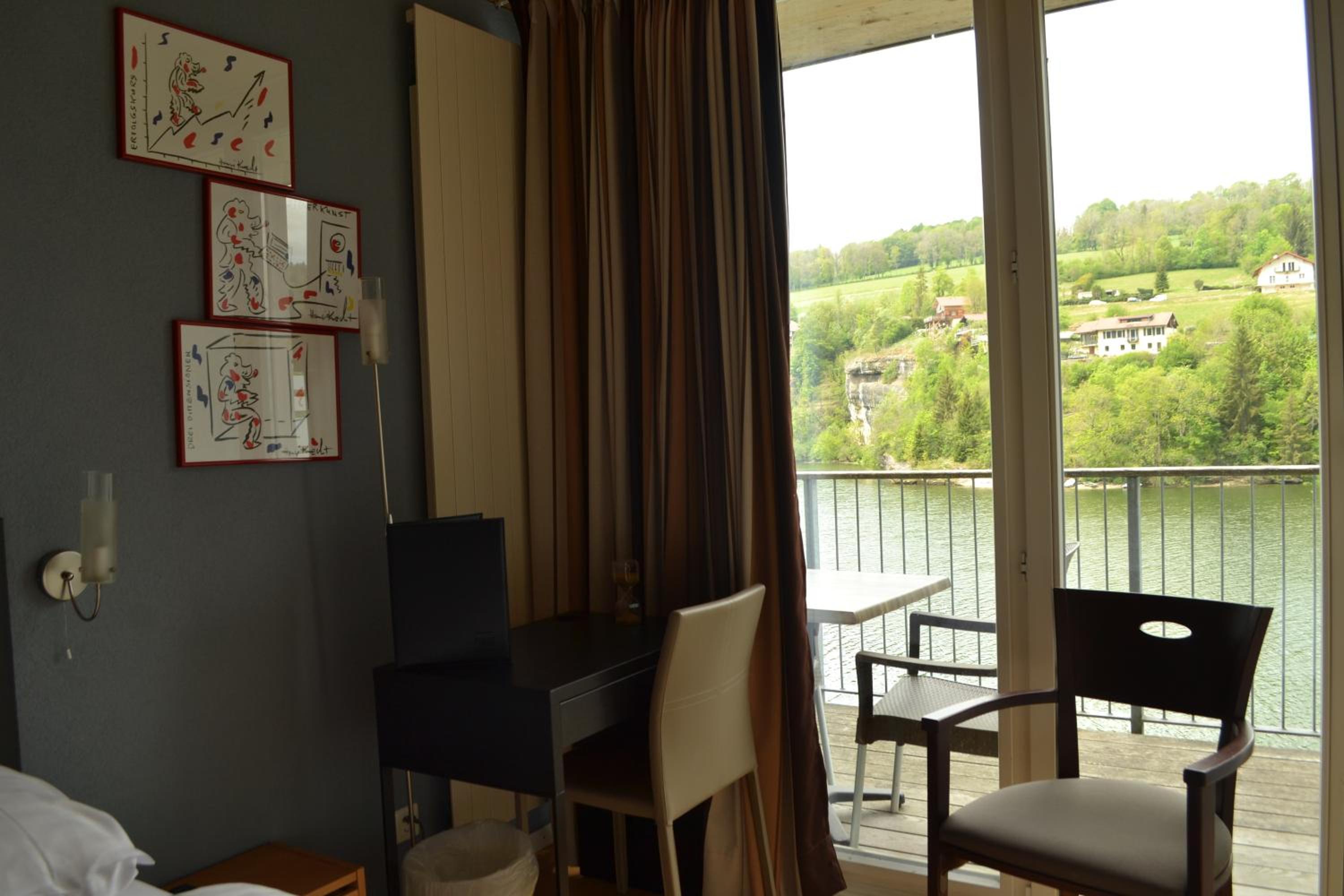 Deluxe Double Room with Balcony - Photo 5
