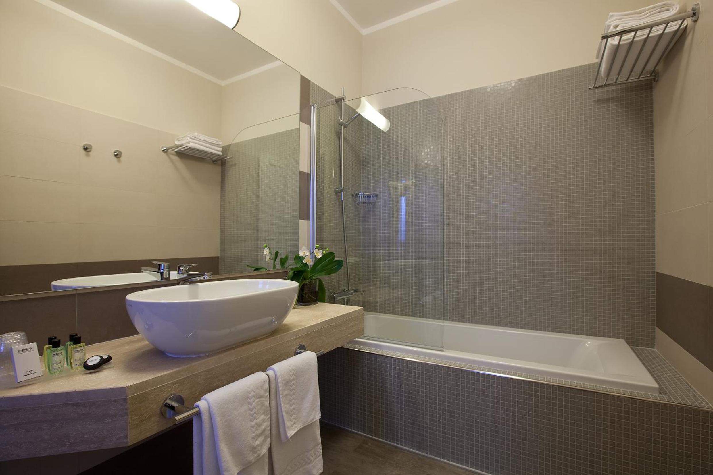 Double or Twin Room photo 3