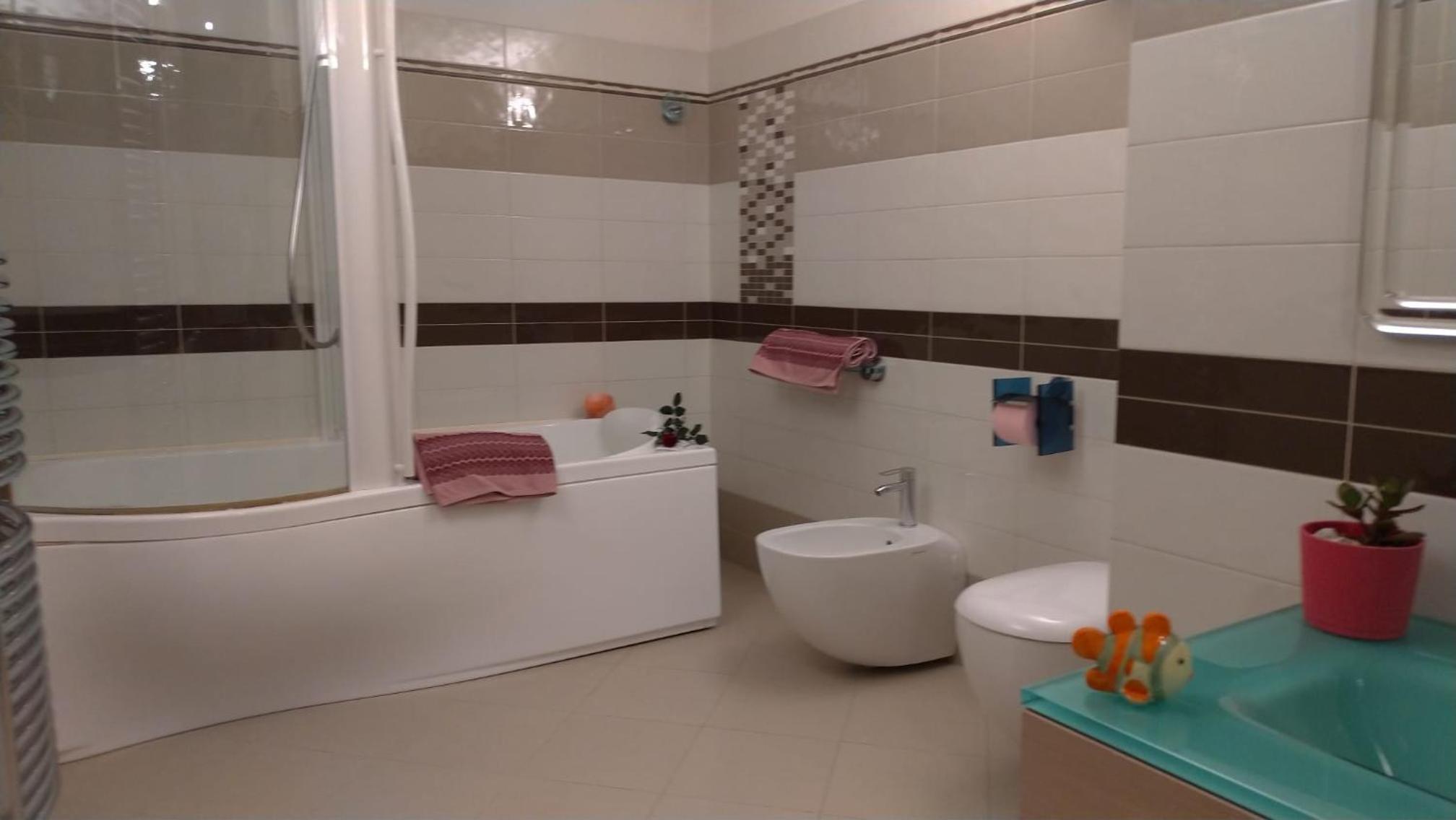 Large Double Room - Photo 18