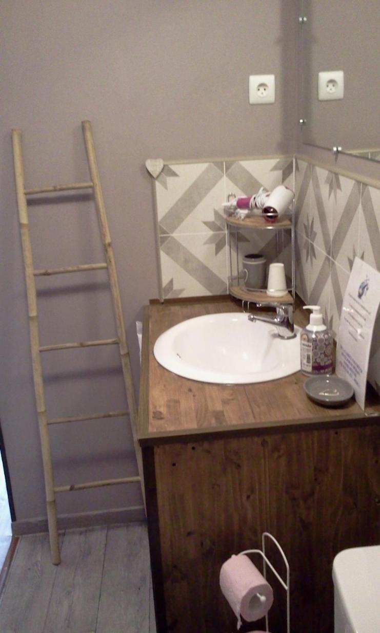 Double or Twin Room - Photo 8