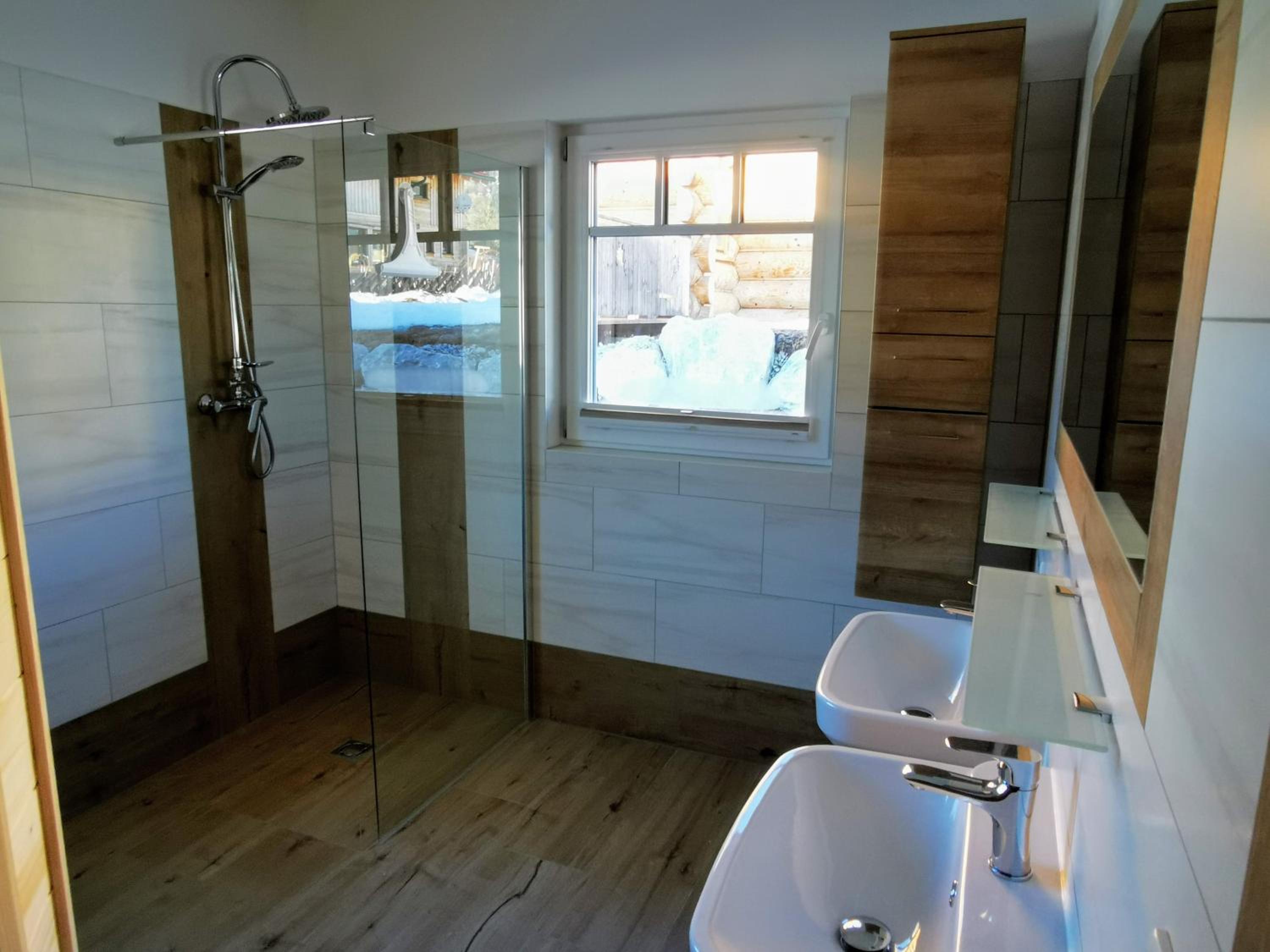 Three-Bedroom House photo 3