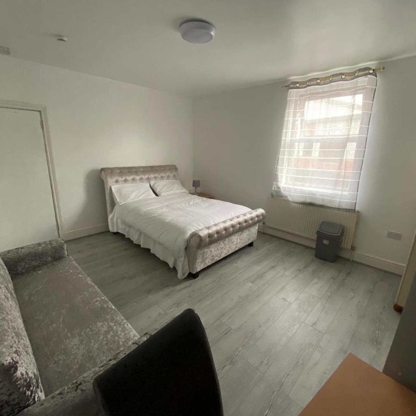 Large Double Room photo 1