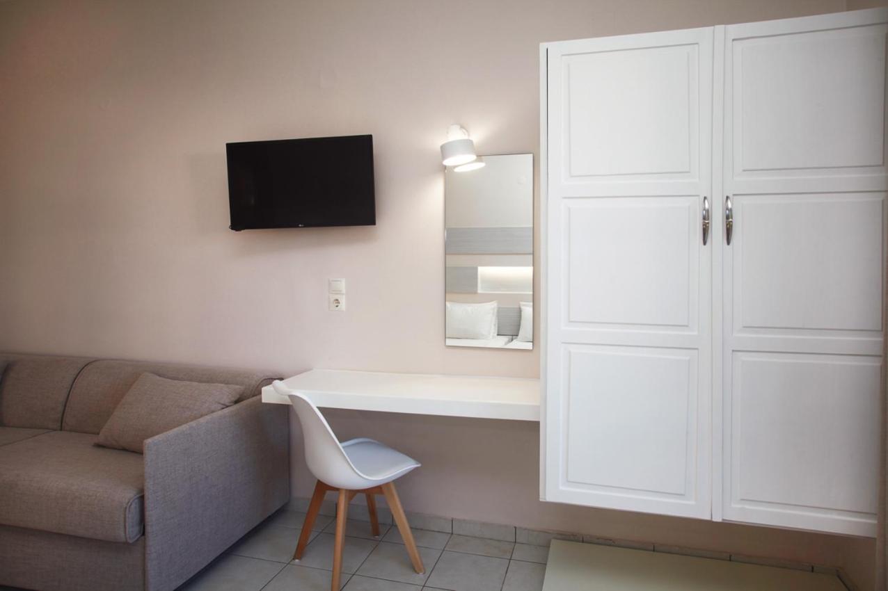 Studio Ground Floor with Partial Sea View photo 3