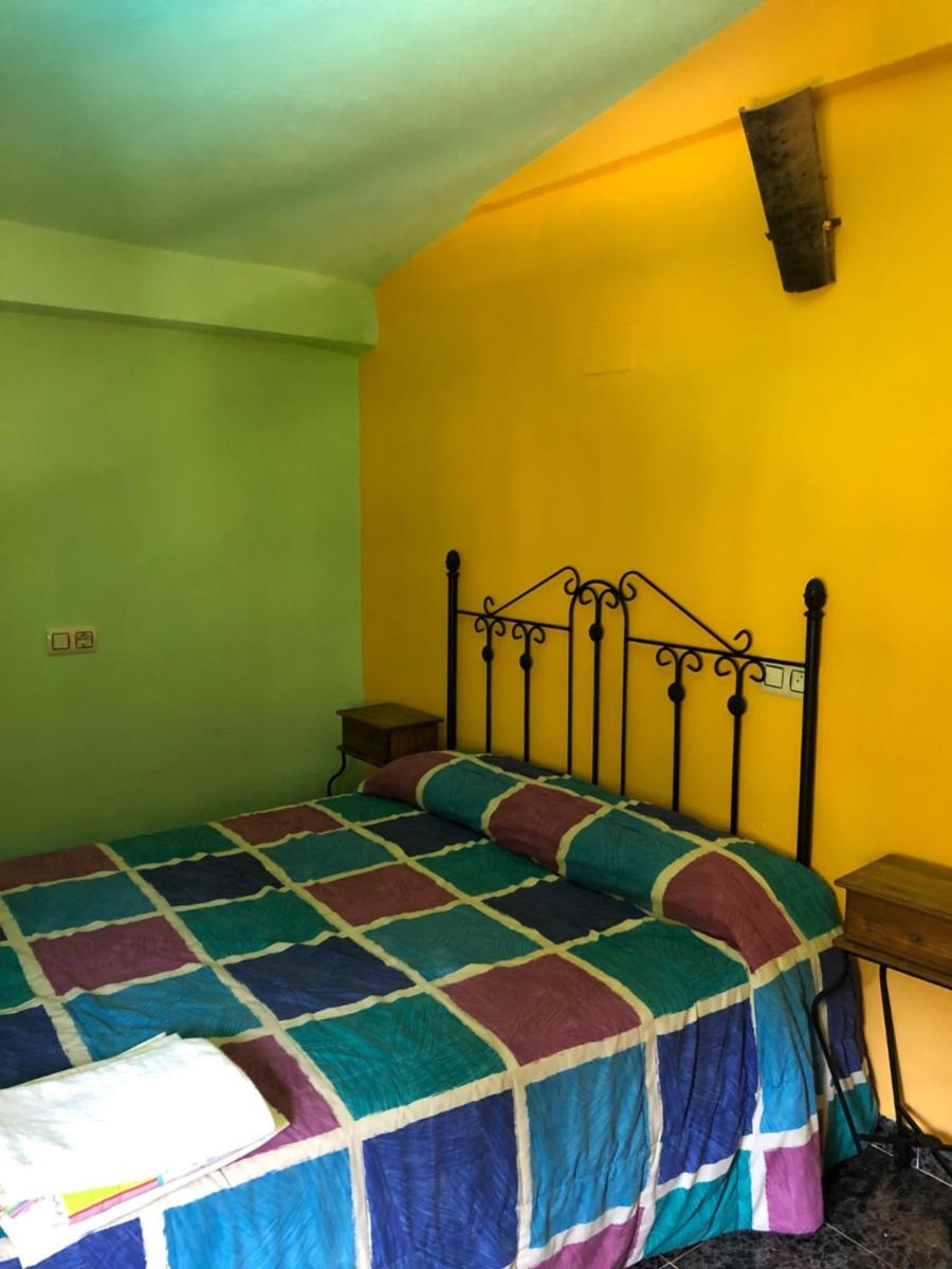 Six-Bedroom House photo 1
