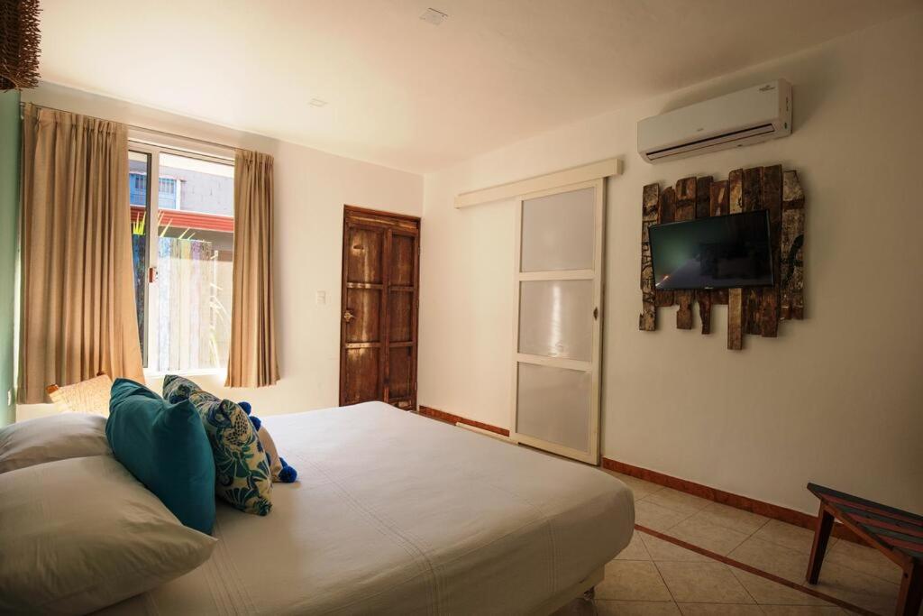 Deluxe King Room photo 2
