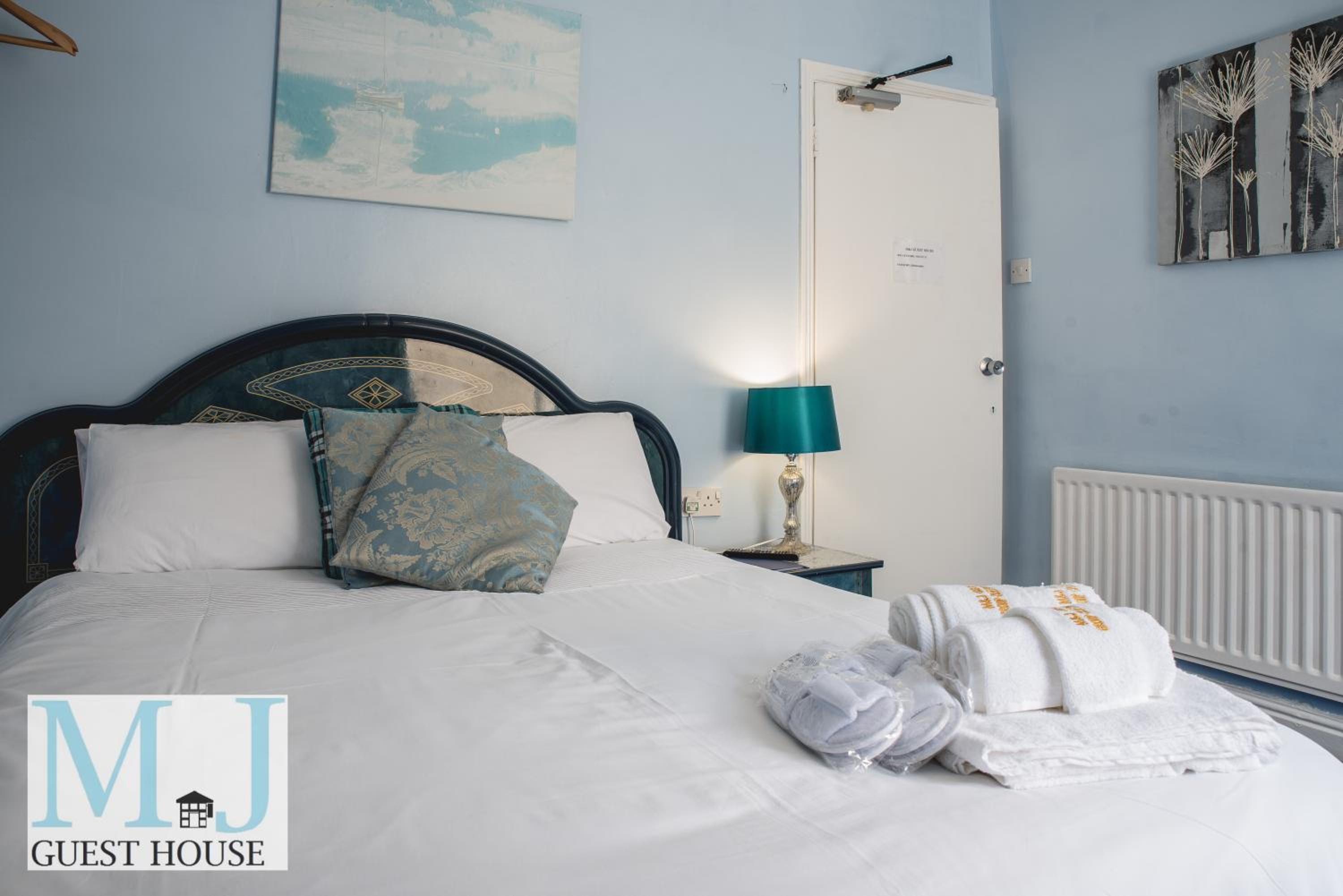 Double or Twin Room with Shared Bathroom