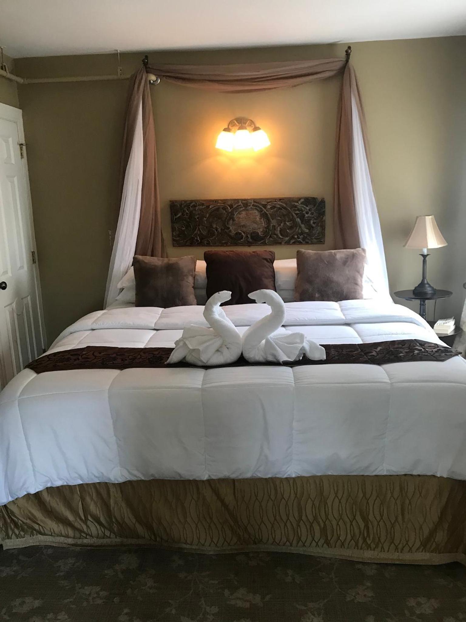 Deluxe King Room photo 1