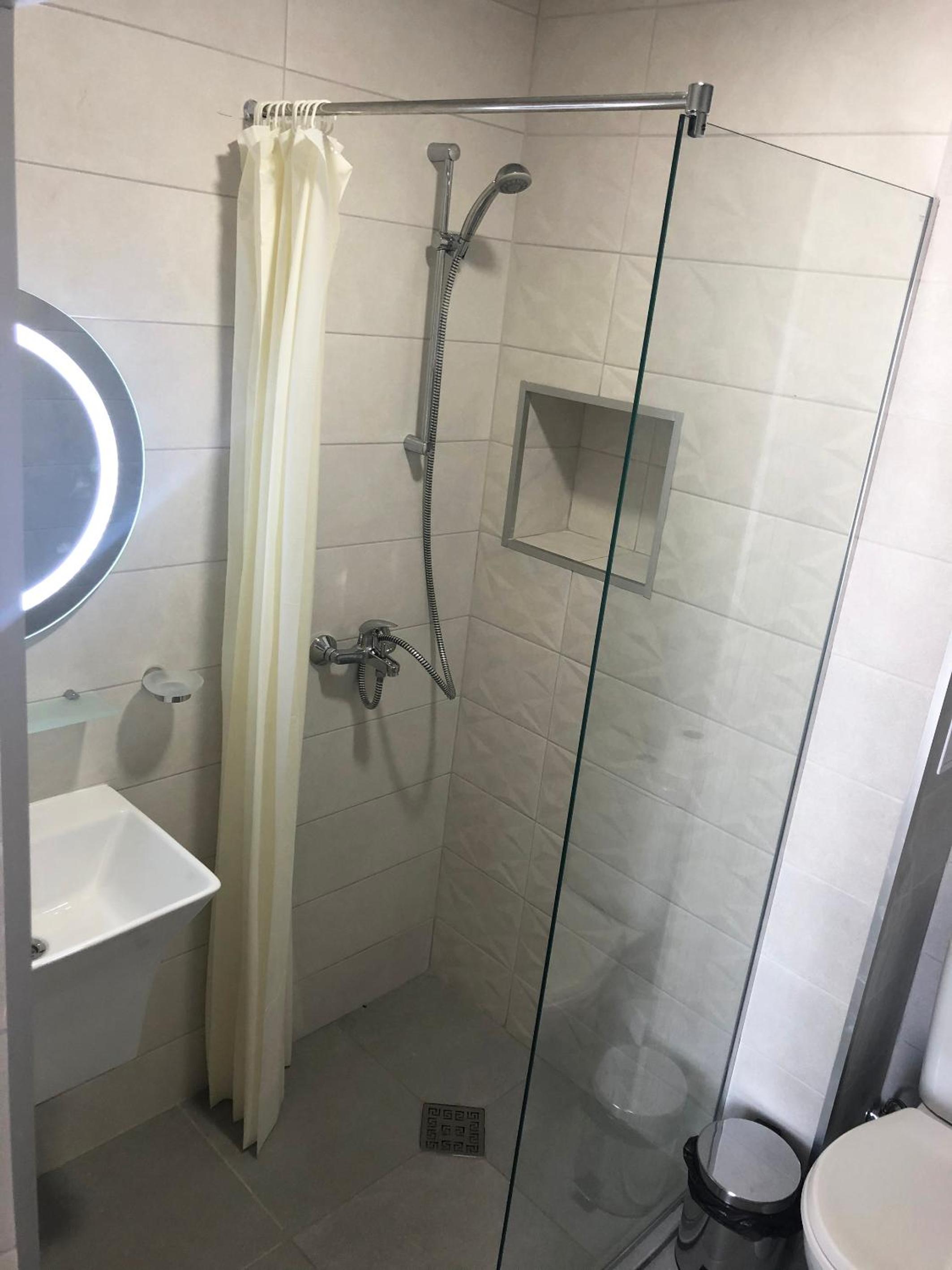 Twin Room - Photo 26
