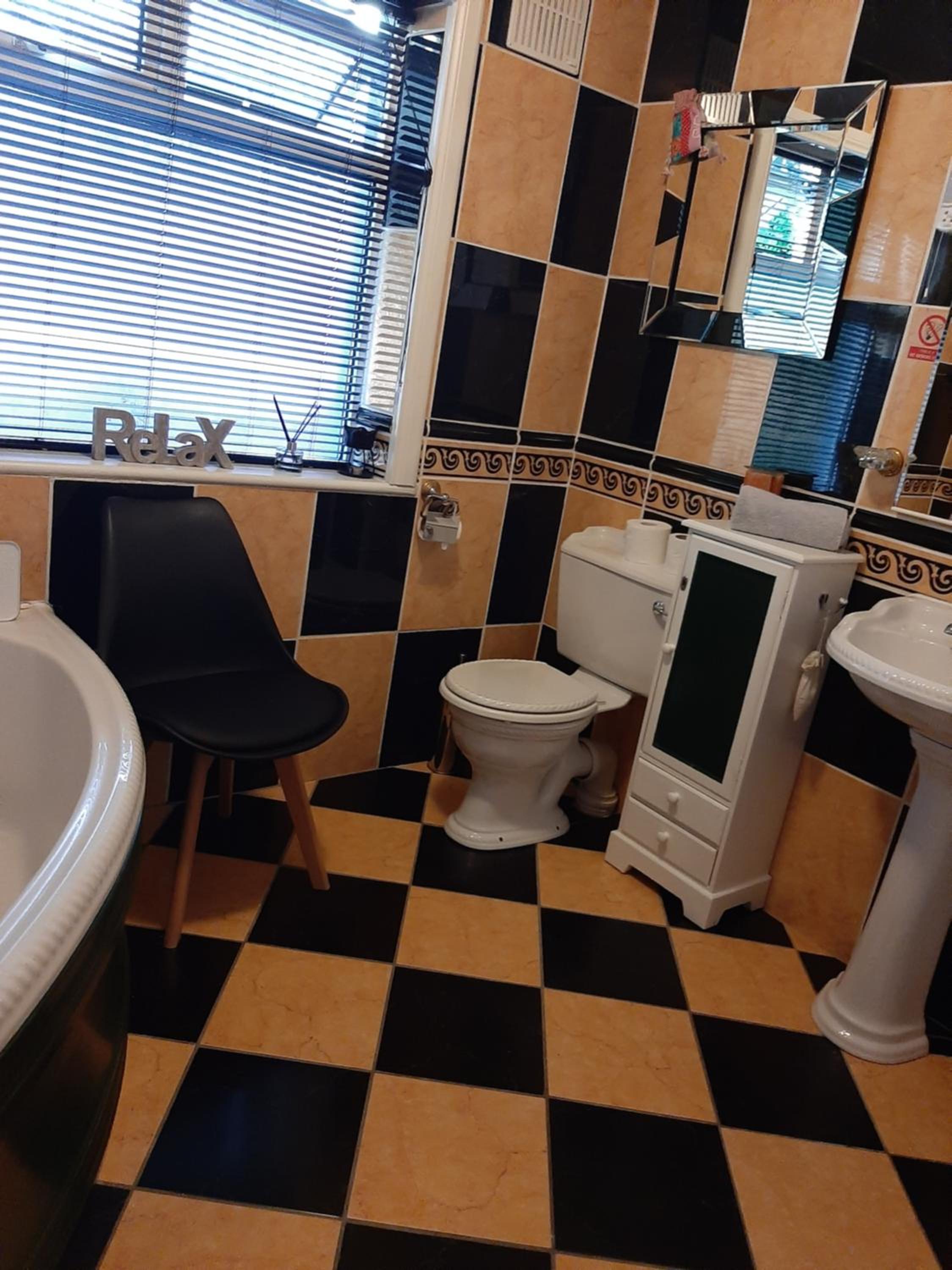 Triple Room with Private Bathroom photo 3