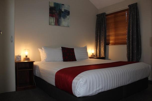 Deluxe One Bedroom Suite