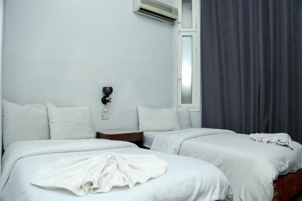 Deluxe Double Room (2 Adults + 1 Child)