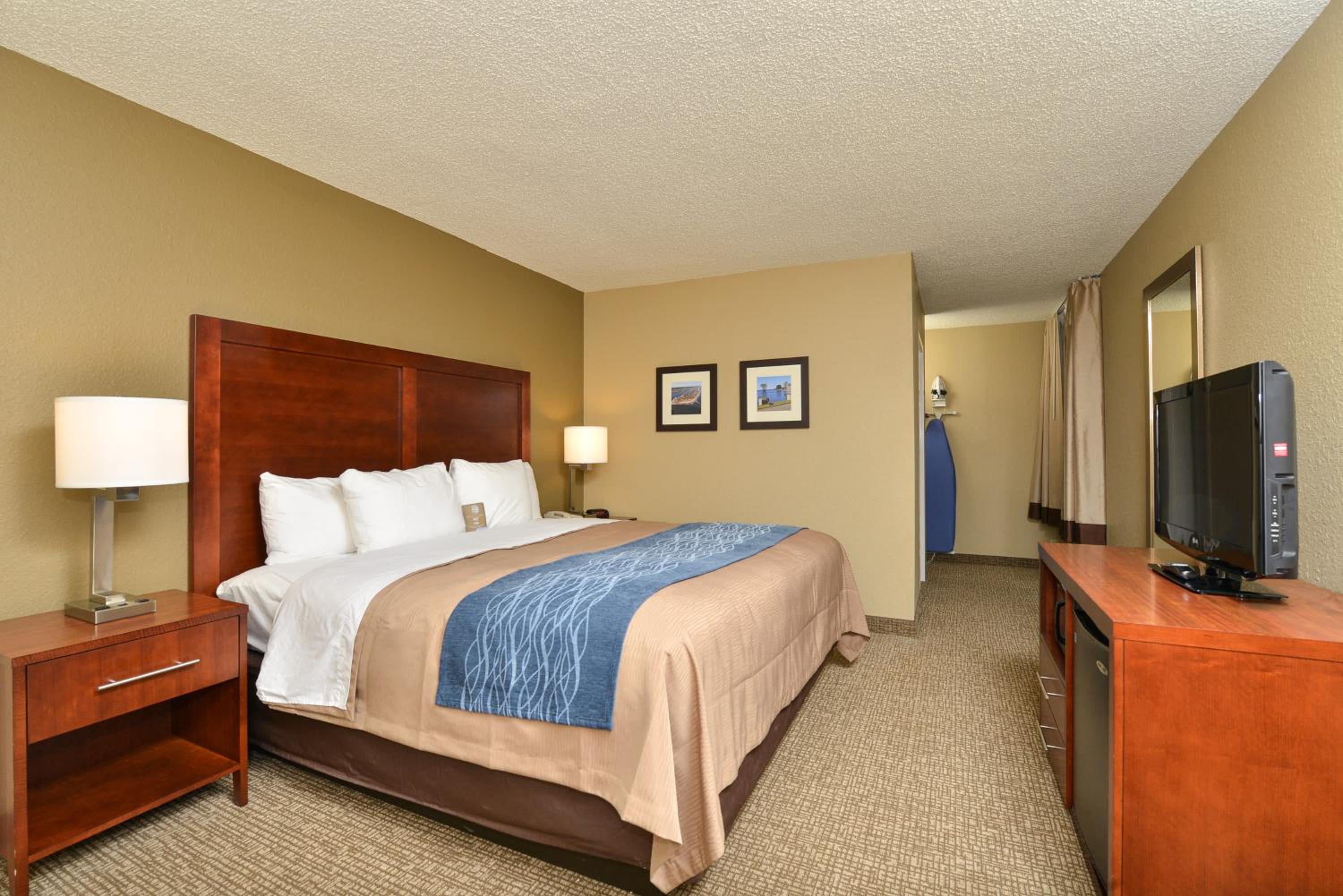 Standard King Room - Photo 3