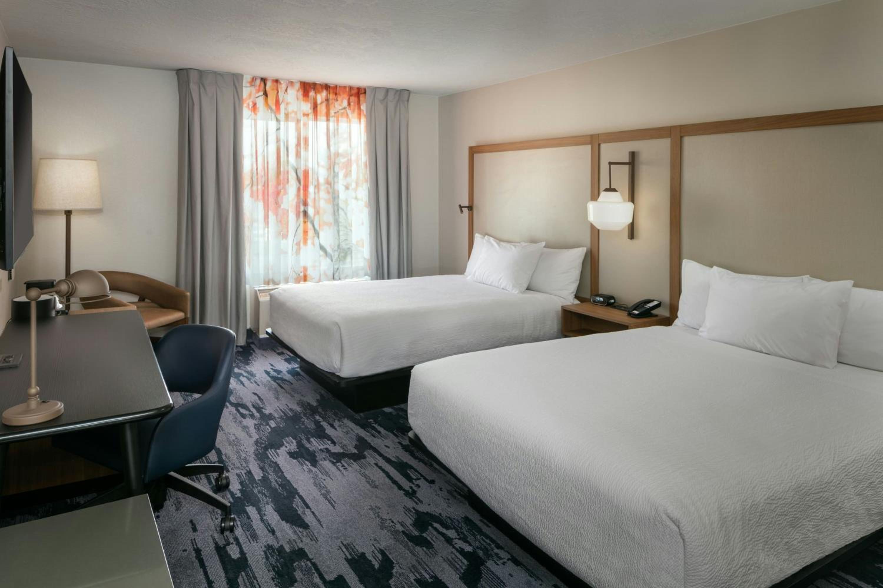 Queen Room with Two Queen Beds and Bathtub - Mobility Access/Hearing Accessible