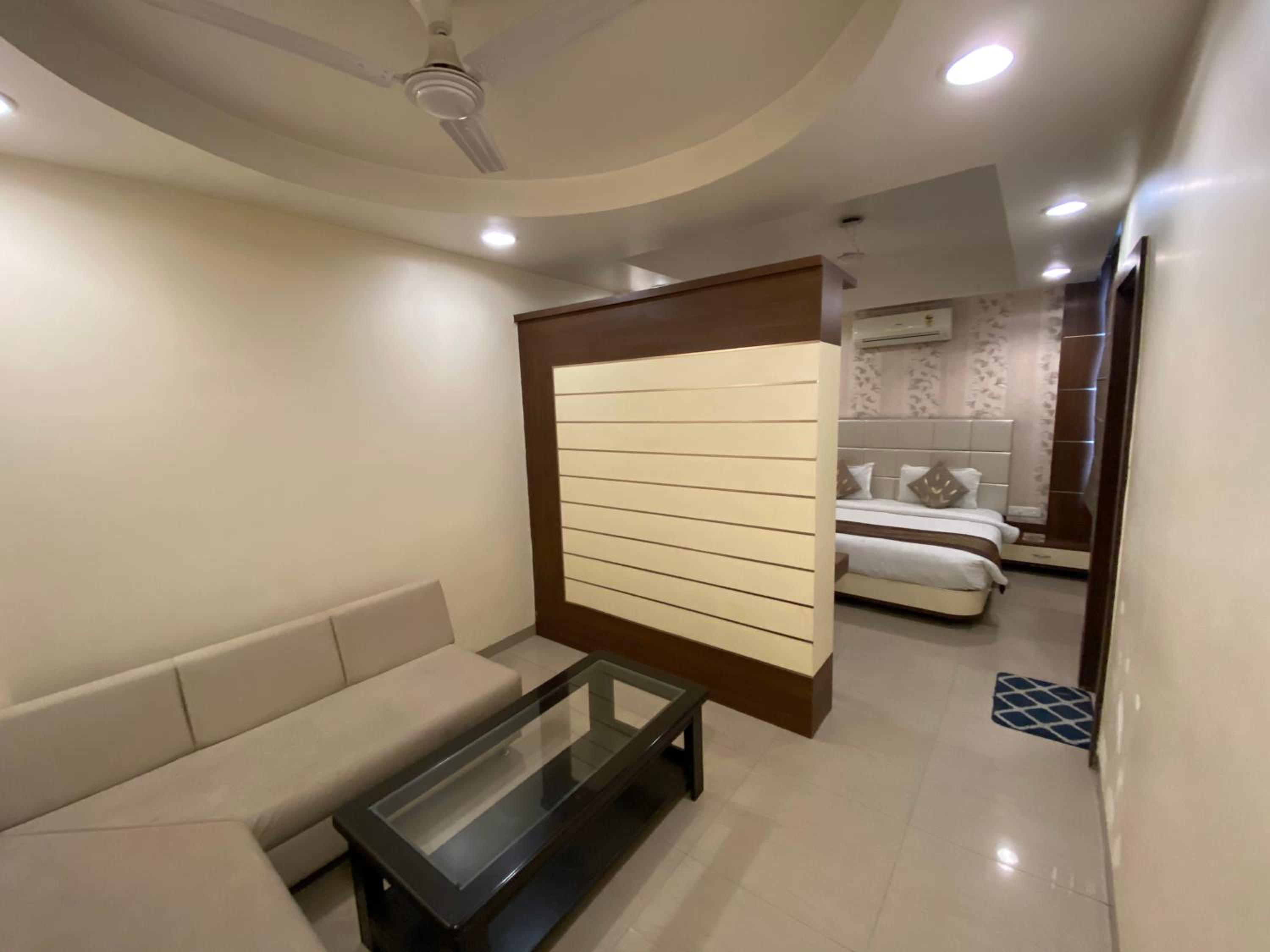 Deluxe Suite
