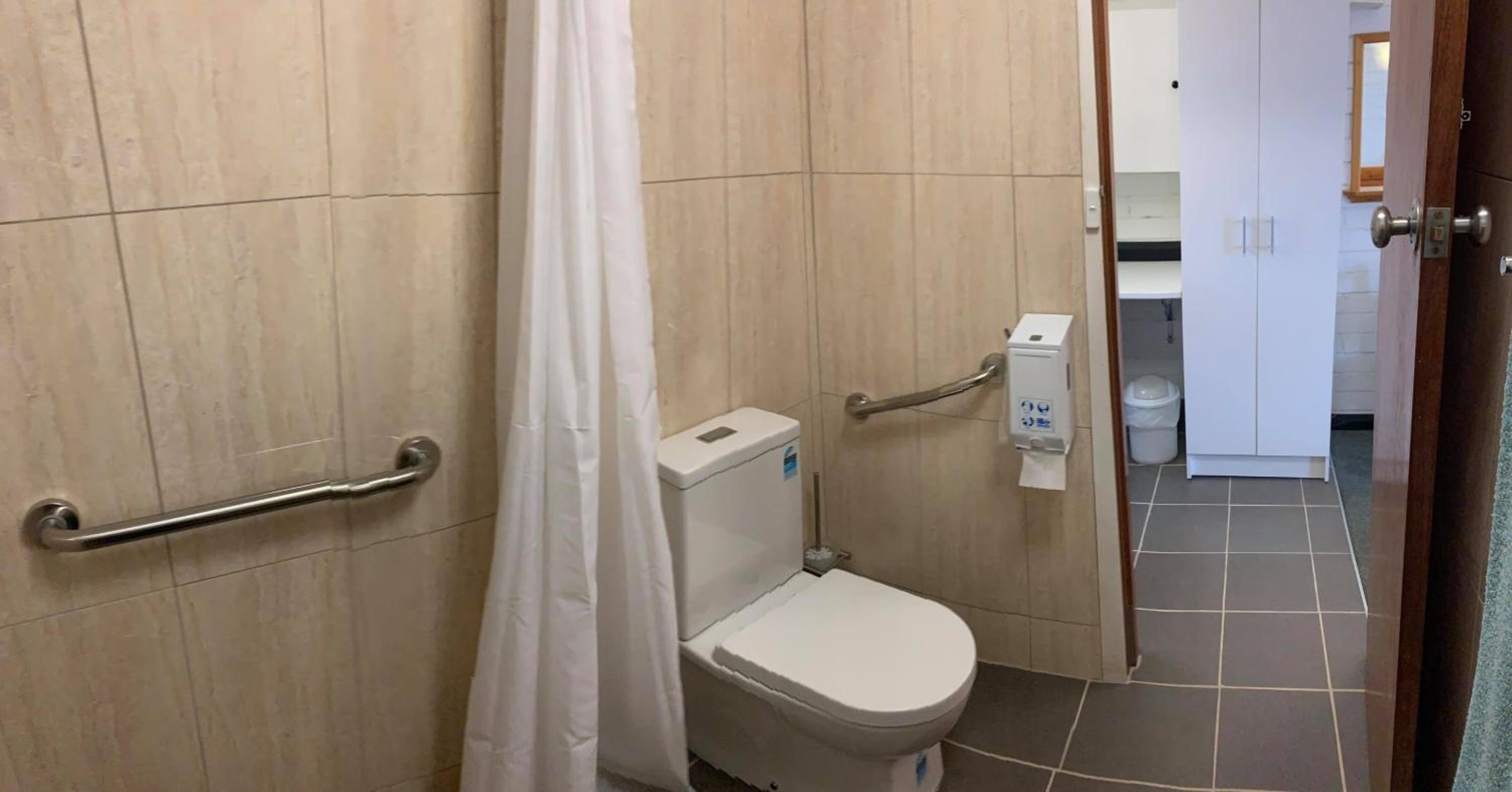 Twin Room - Disability Access photo 3