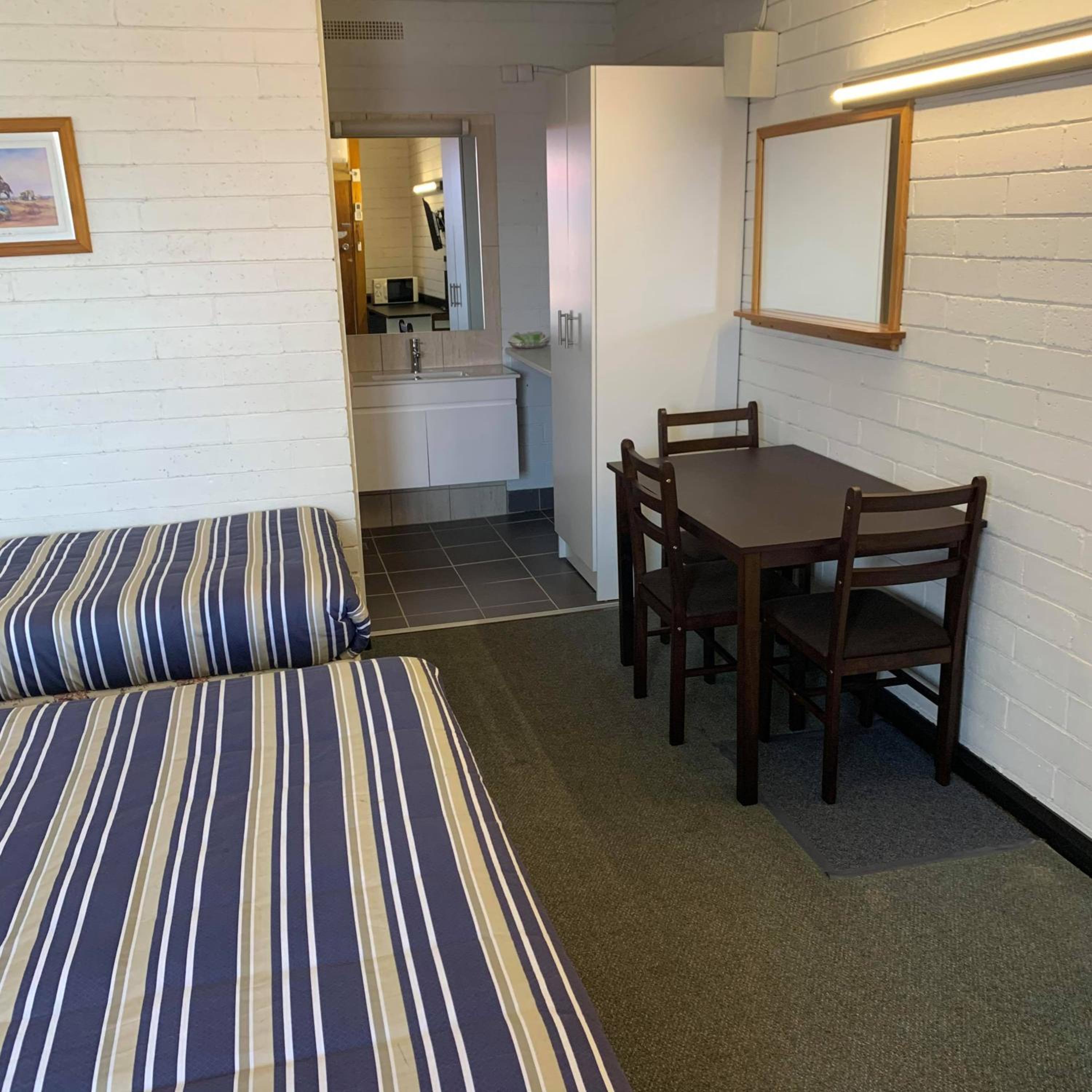 Twin Room - Disability Access photo 2