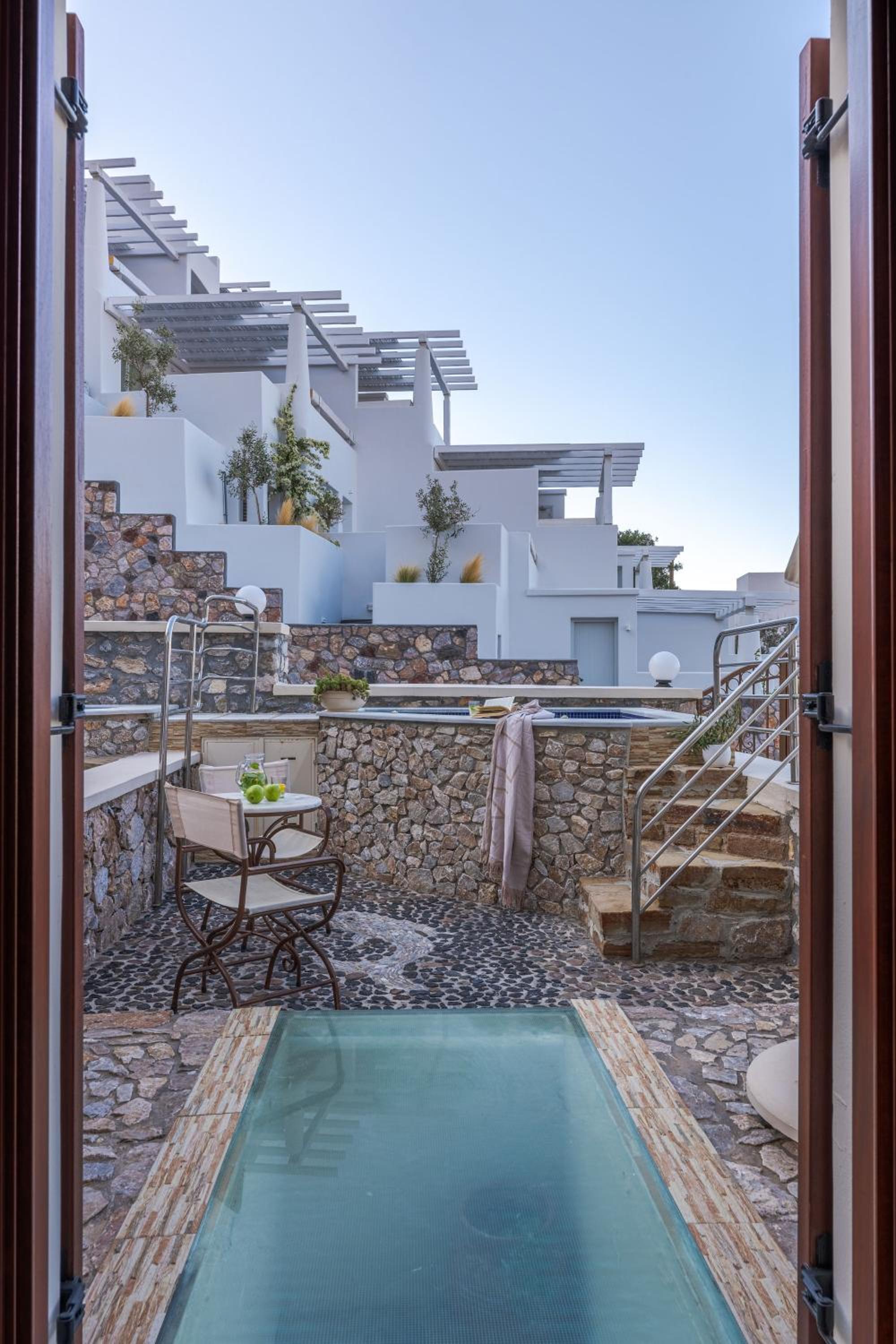 Deluxe Room with Outdoor Jet Tub - Photo 7