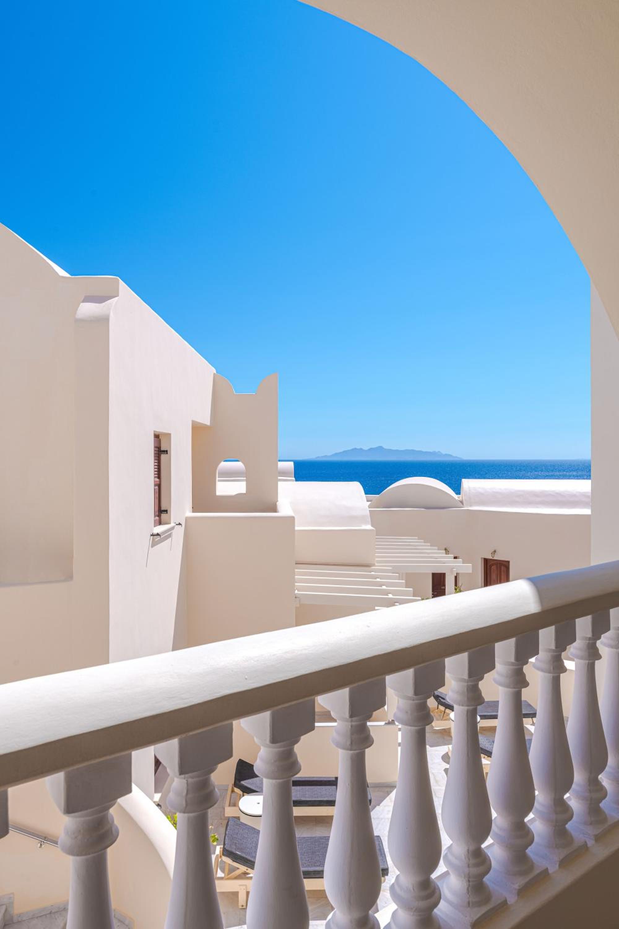 Superior Room with Sea View - Photo 4