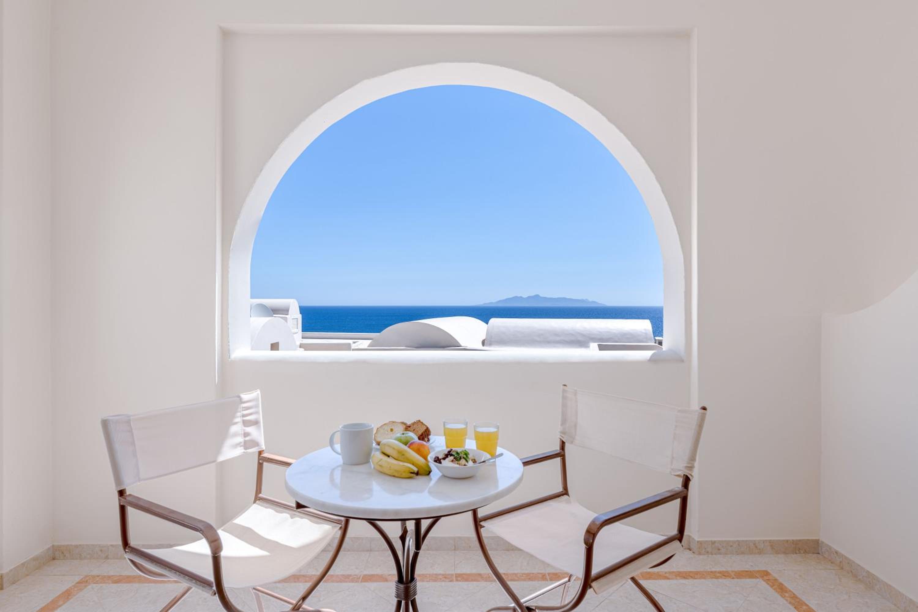 Superior Room with Sea View - Photo 7