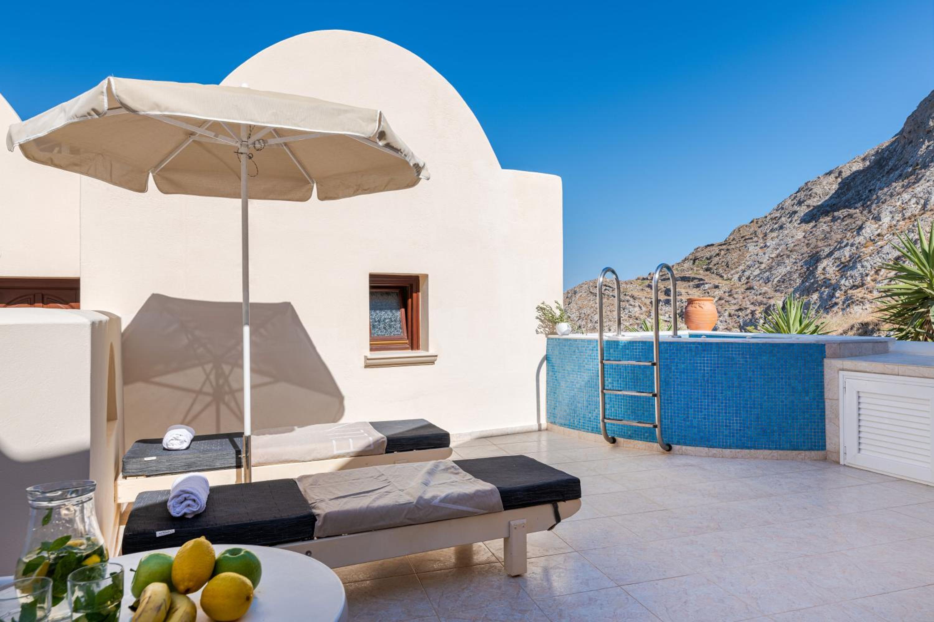 Deluxe Room with Sea View and Outdoor Jet Tub - Photo 8