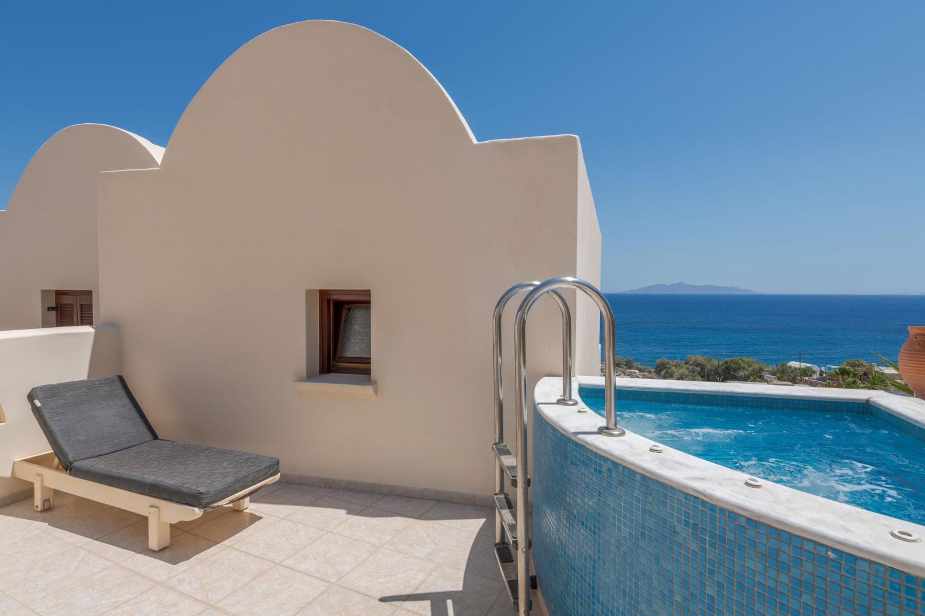 Deluxe Room with Sea View and Outdoor Jet Tub - Photo 2