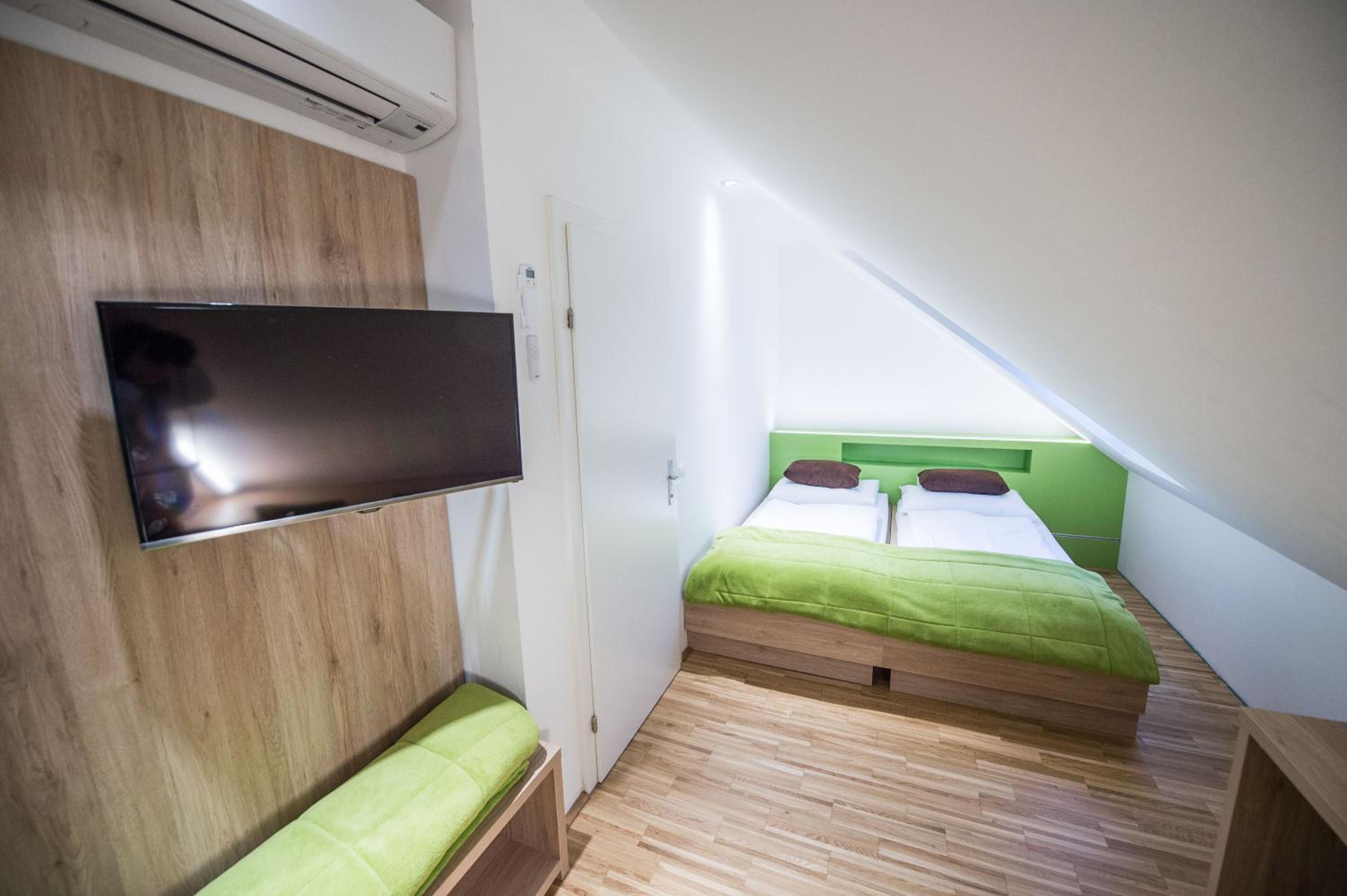 Double Room - Photo 3