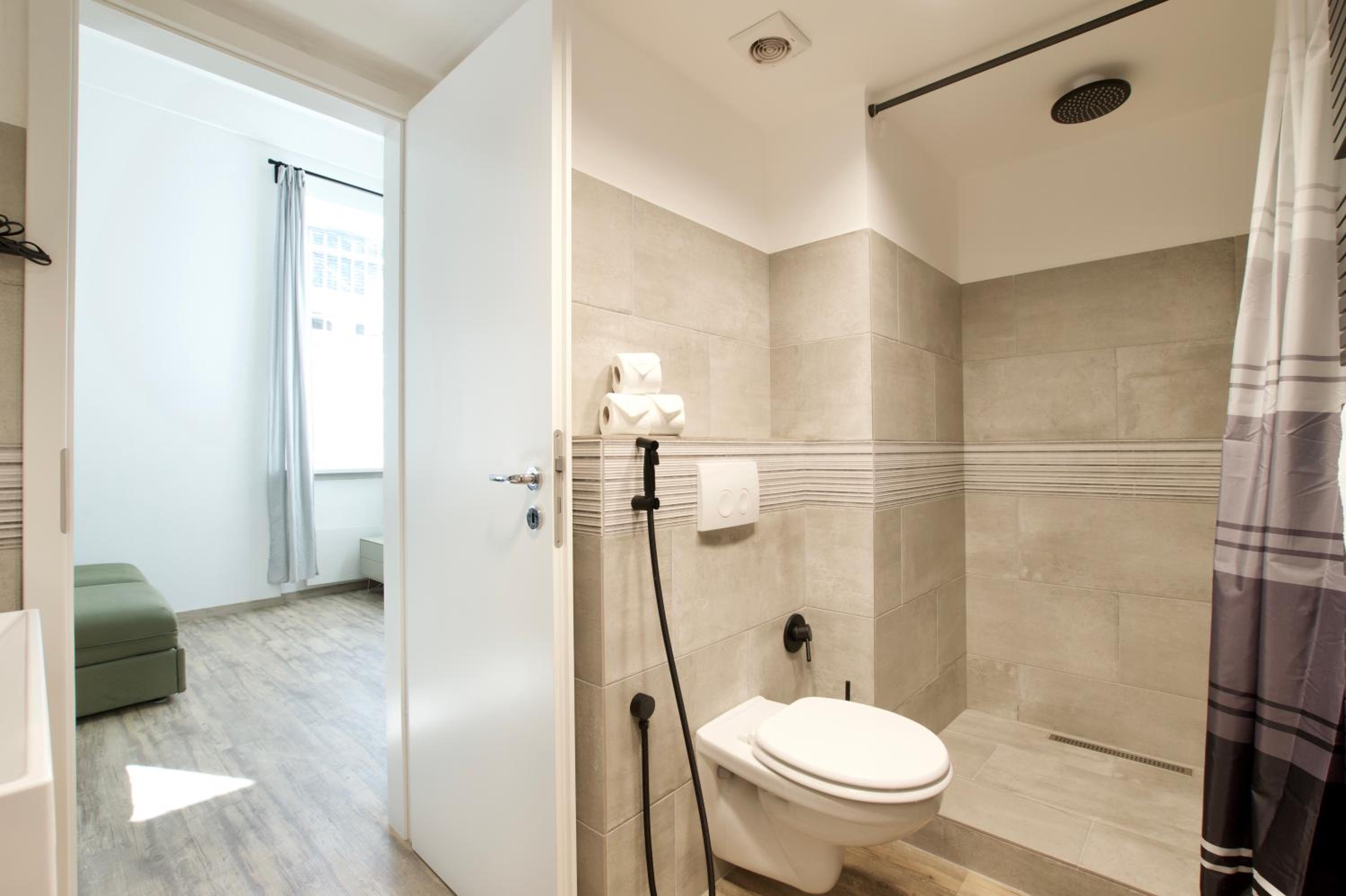 Studio Apartment - Photo 9