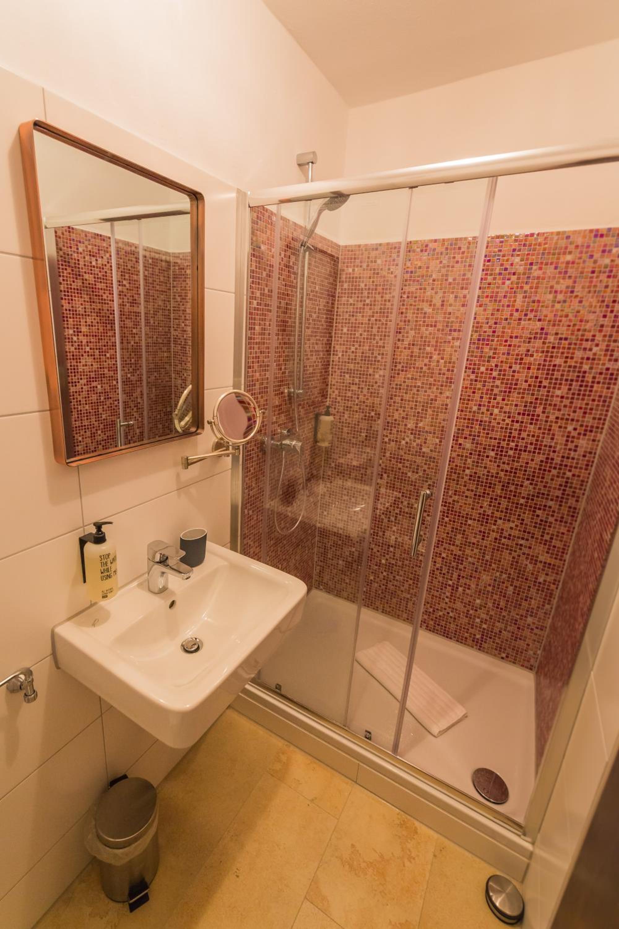 One-Bedroom Apartment - Photo 7