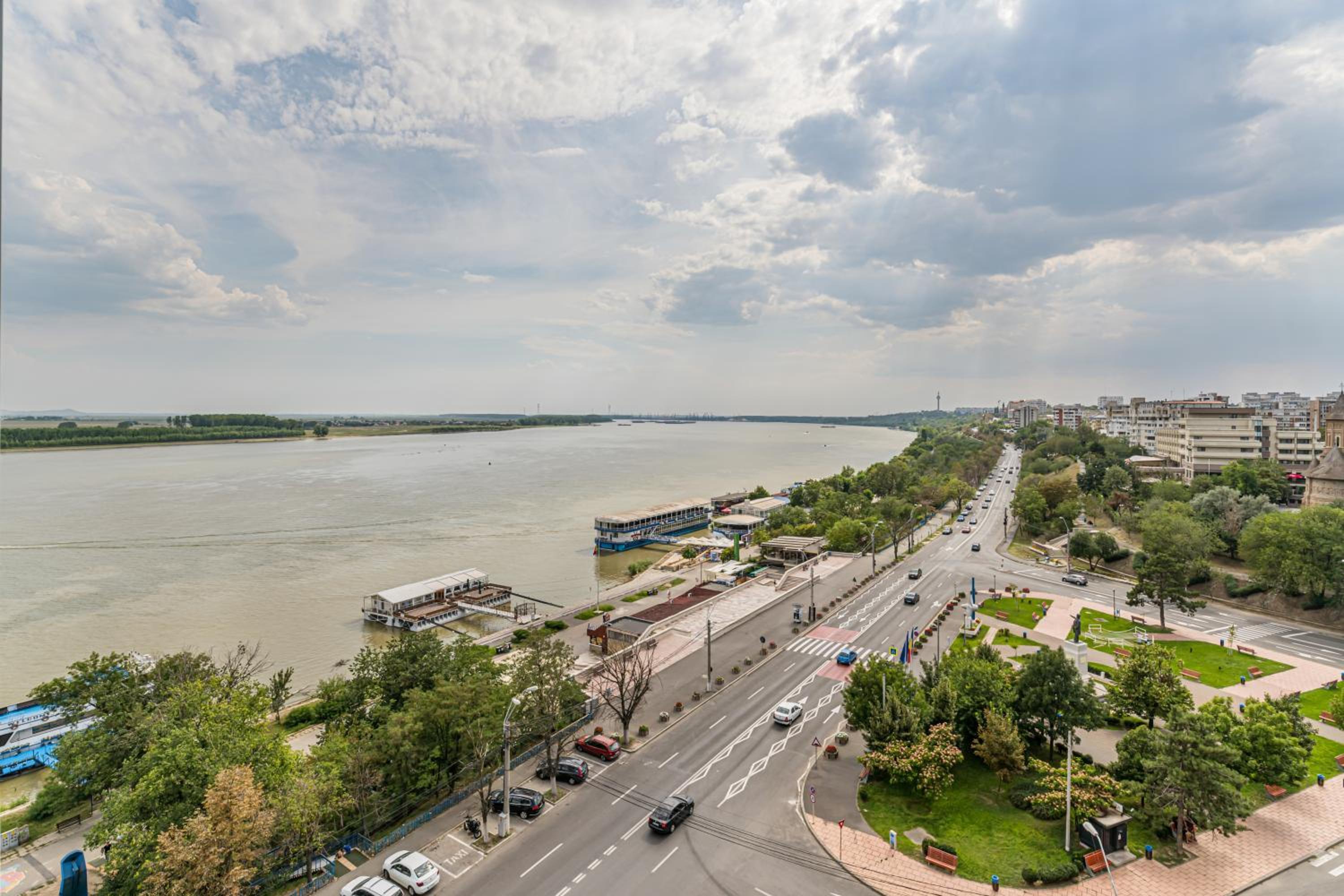 Business Superior Top floors Danube View - Photo 2