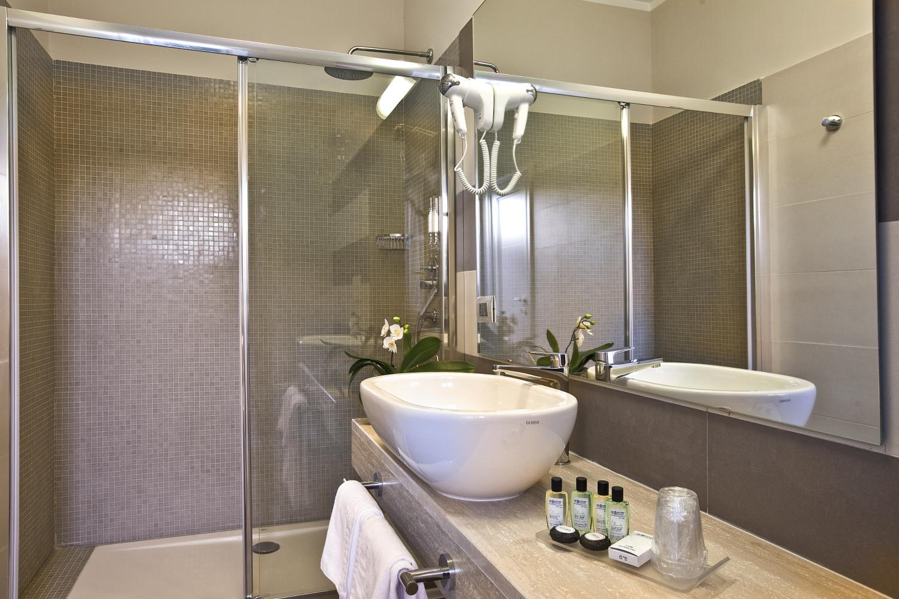 Double or Twin Room photo 3