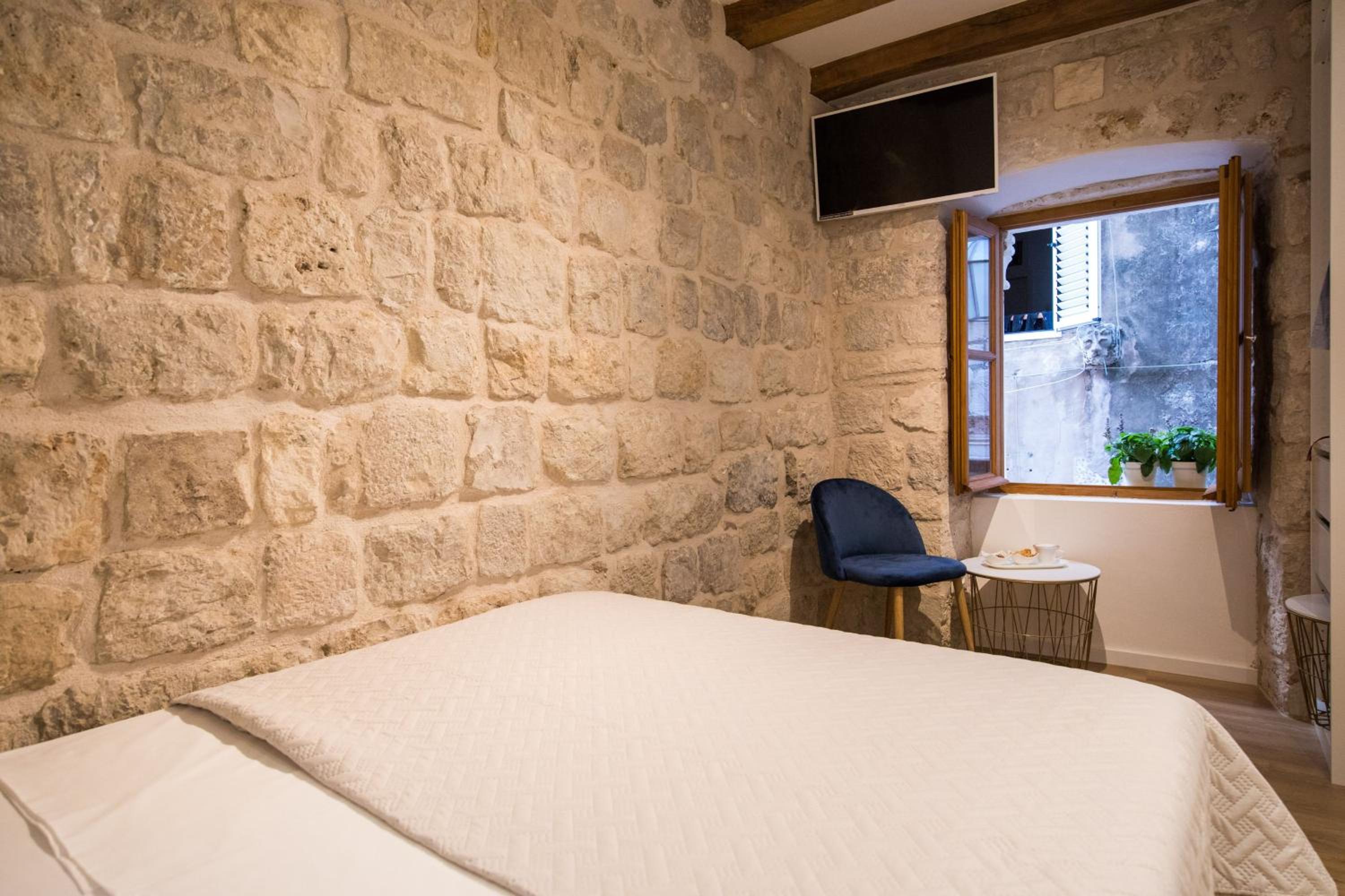 Double Room with Private Bathroom photo 1