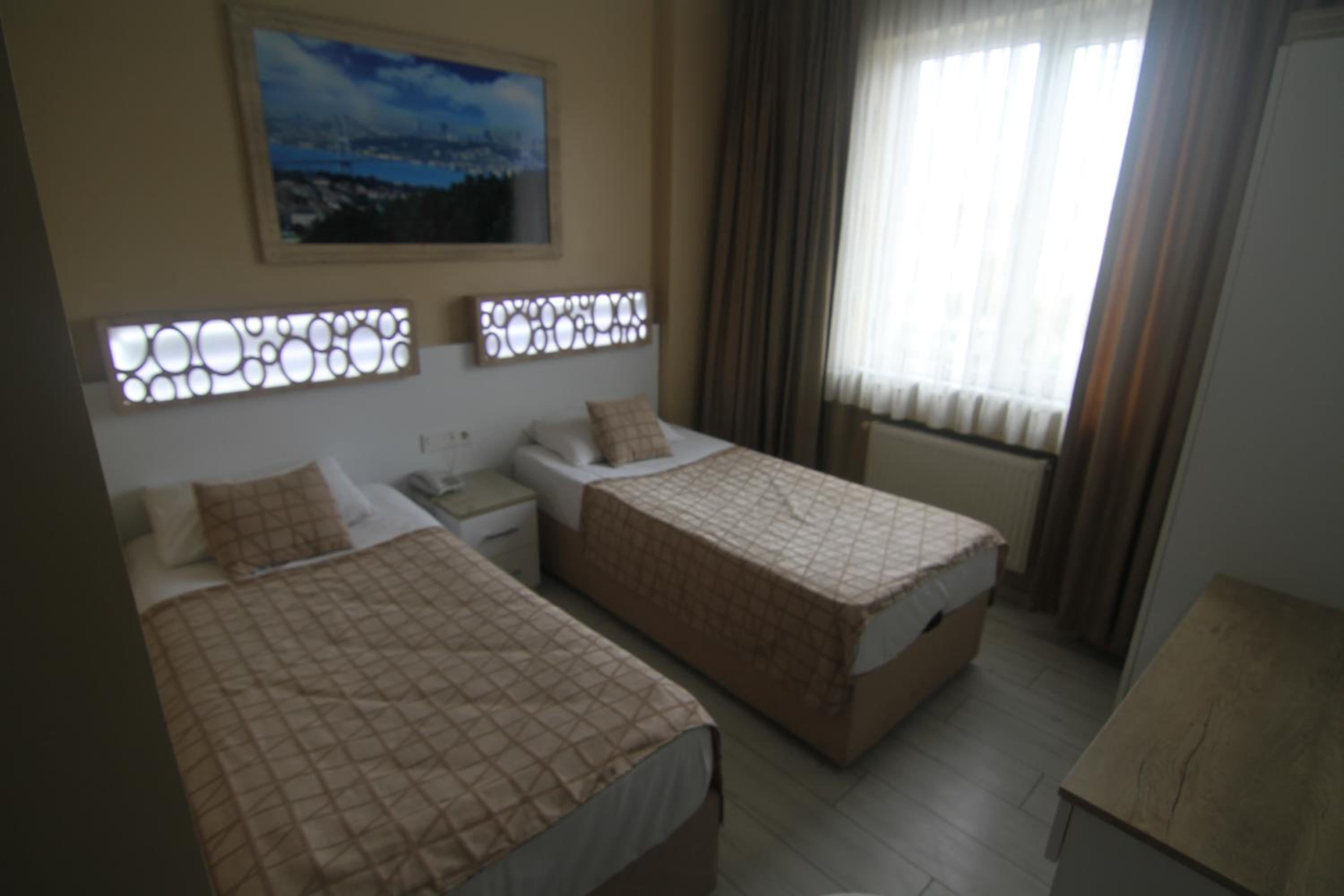 Standard Twin Room photo 2