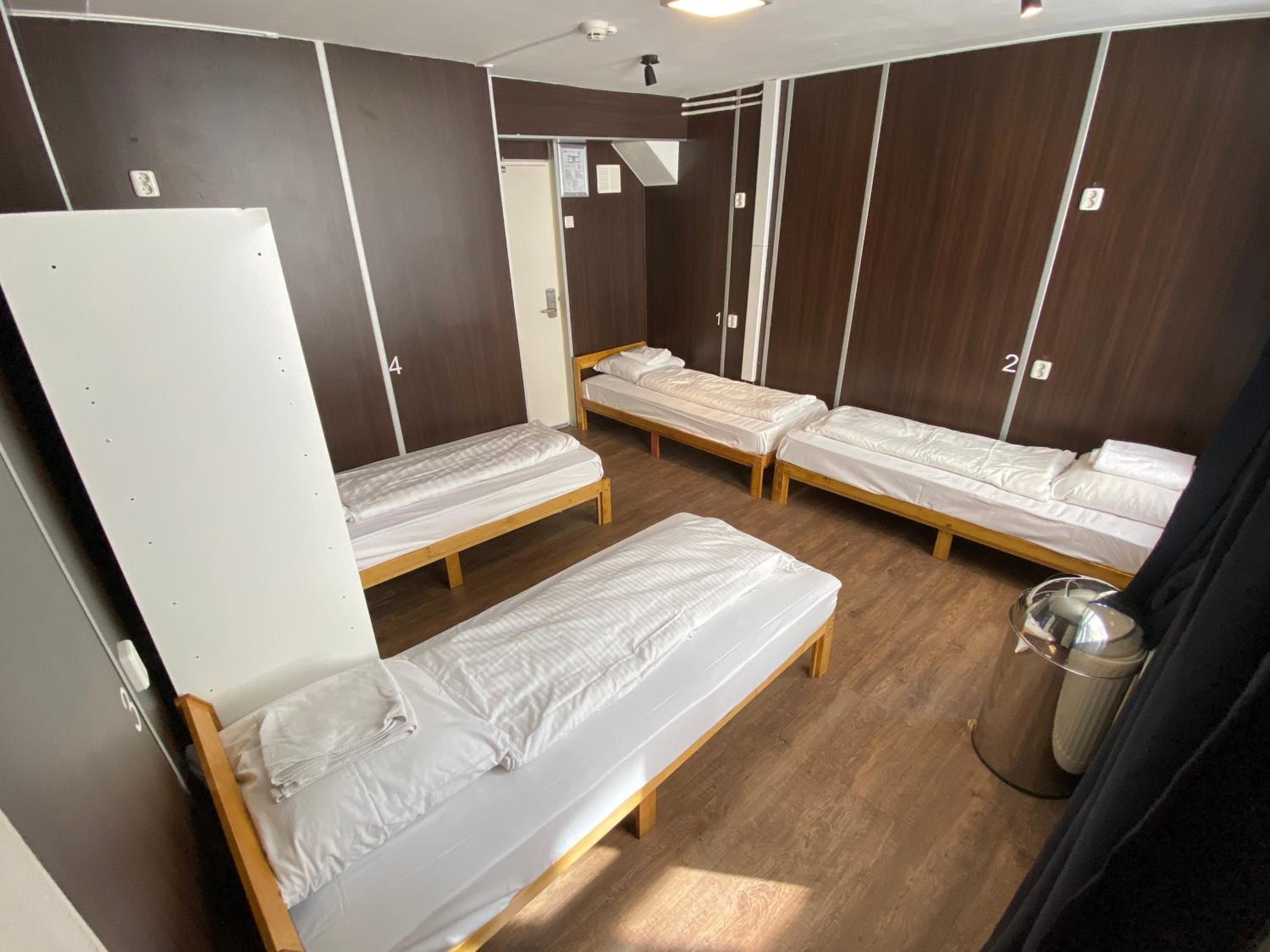 Bed in 4-Bed Mixed Dormitory Room photo 1