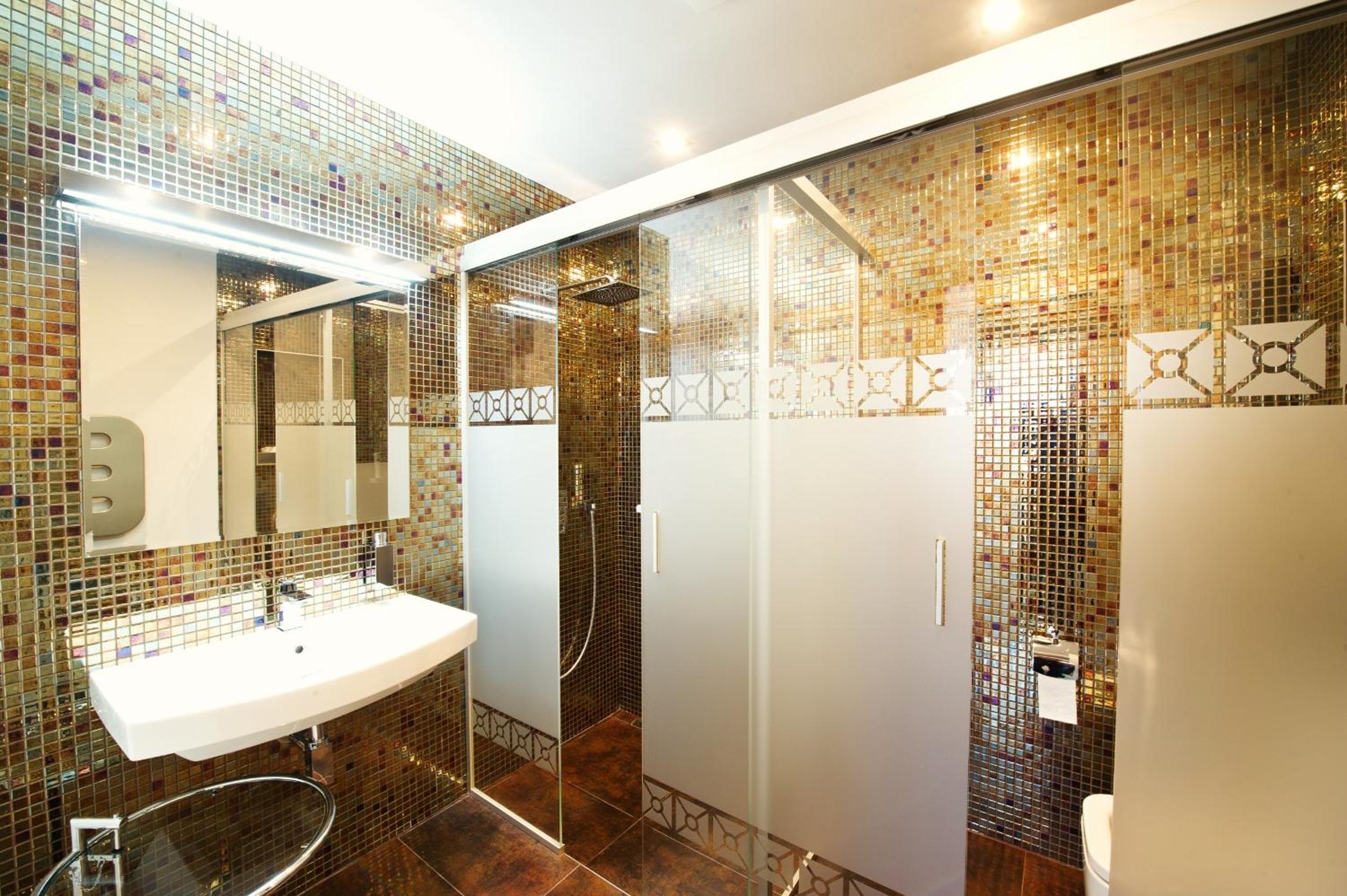 Deluxe Double Room with Shower photo 2