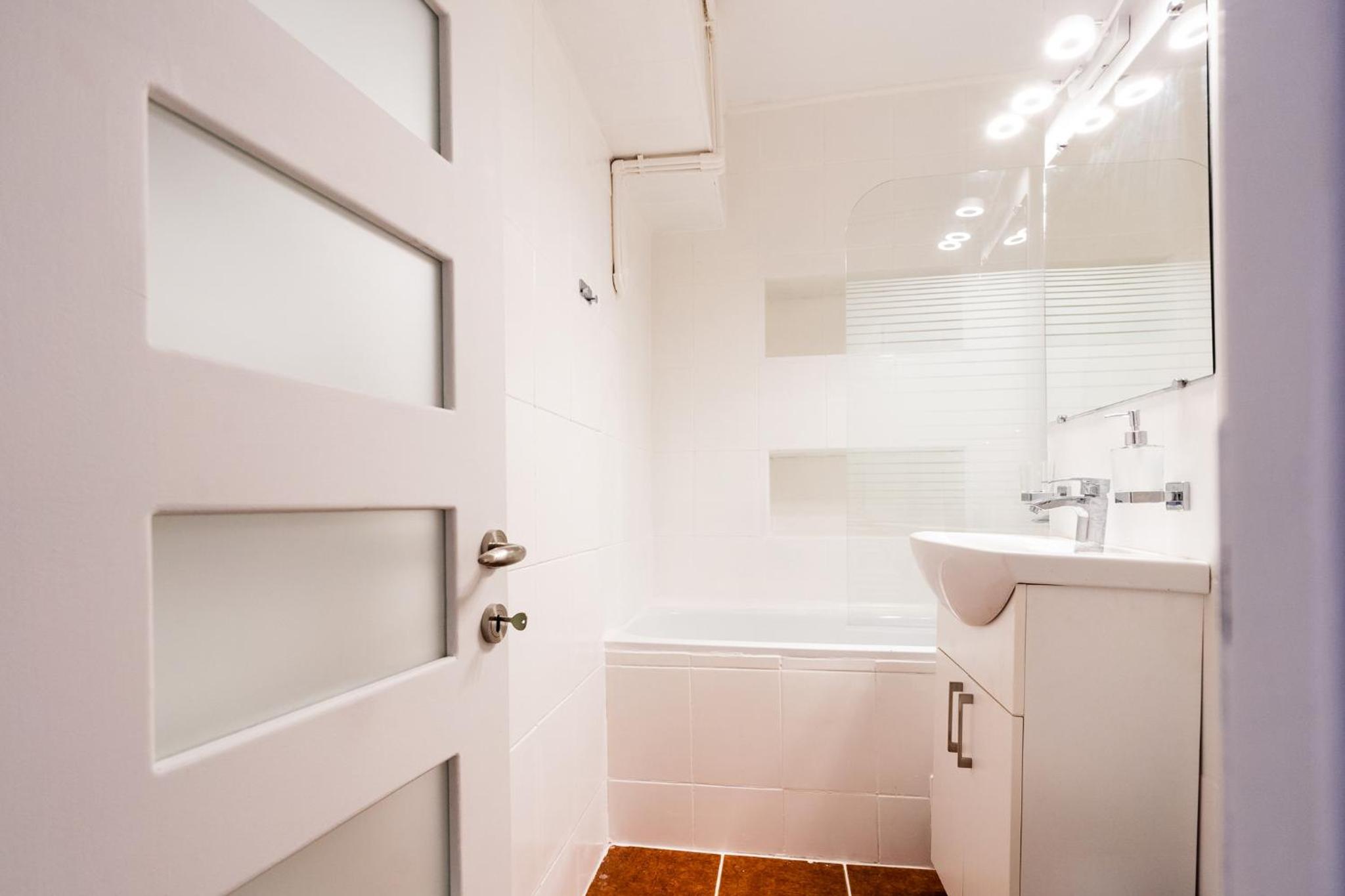 One-Bedroom Apartment - Photo 8