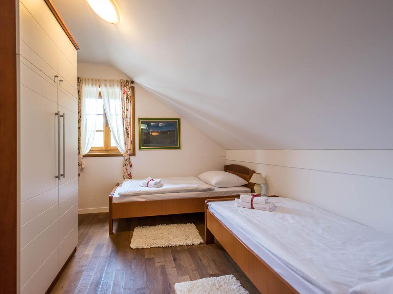 Triple Room - Photo 6