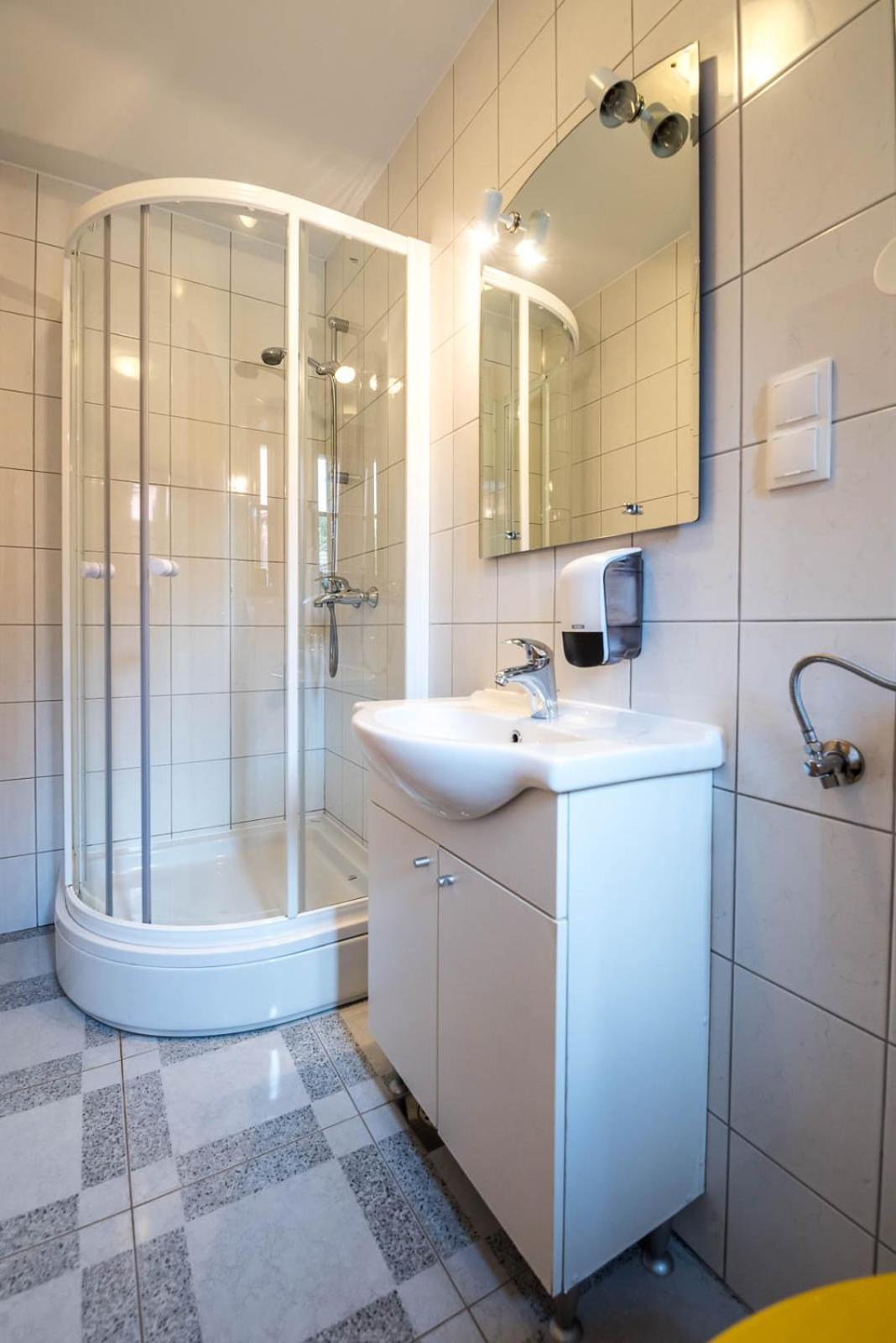 Triple Room - Photo 7