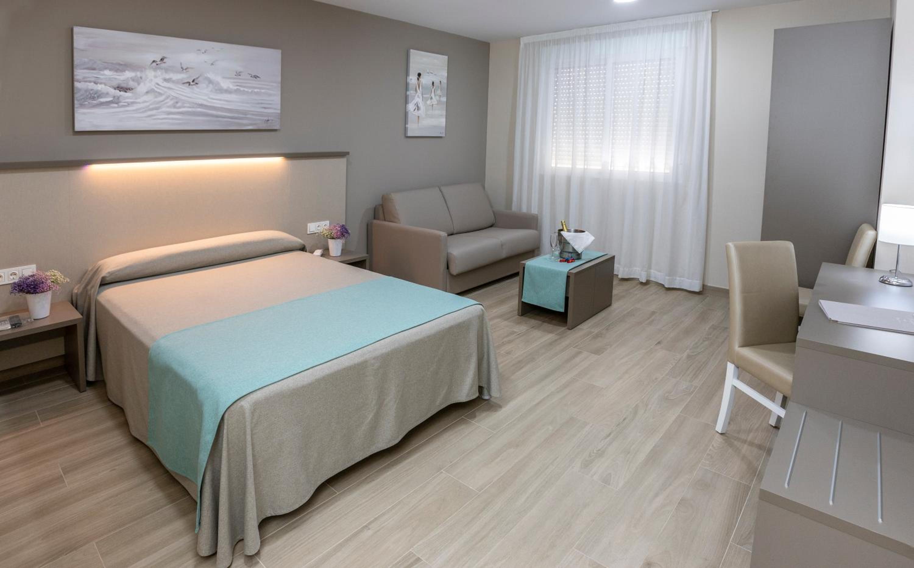 Deluxe Twin Room - Photo 3